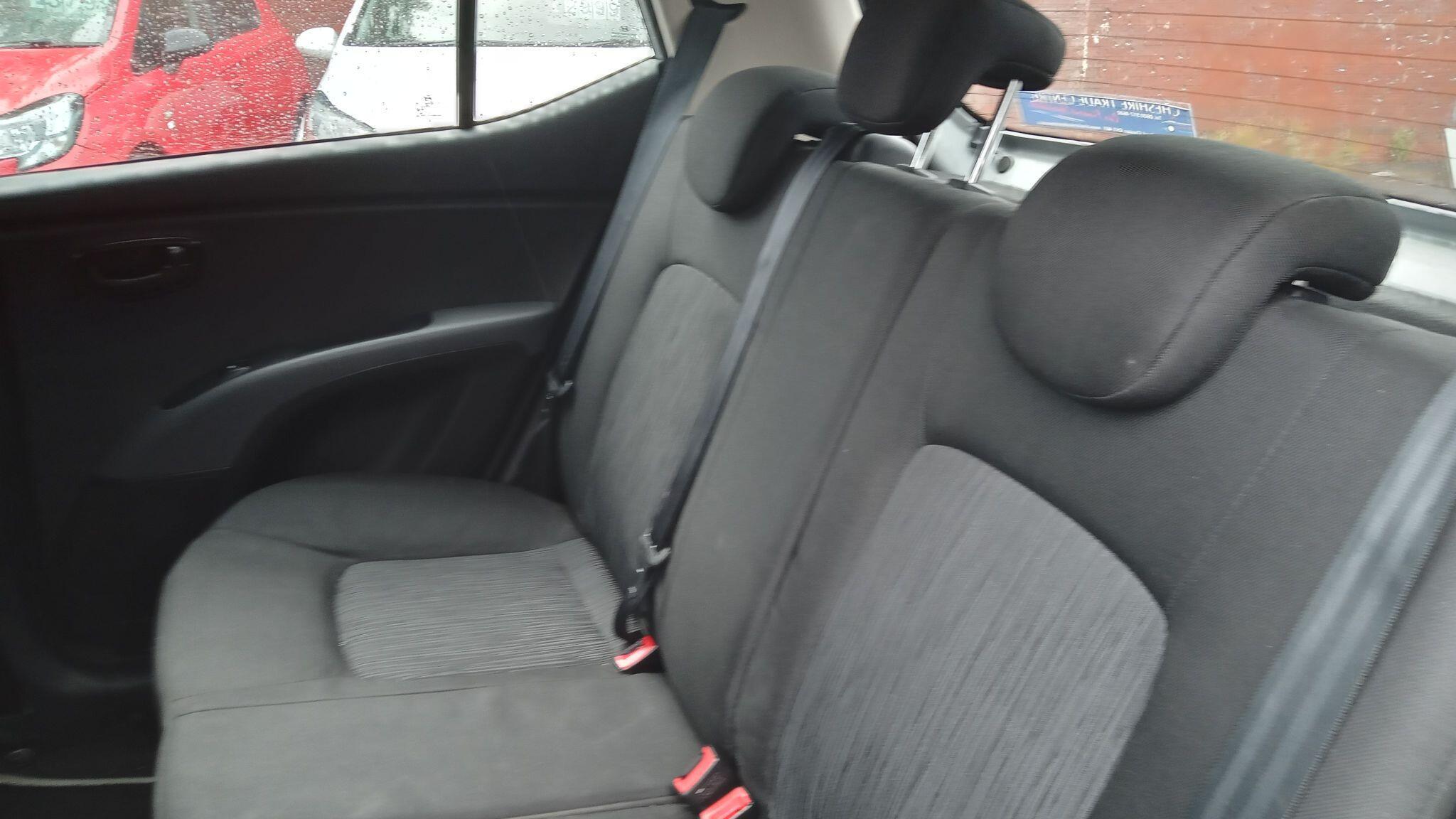 Hyundai i10 - Image 14