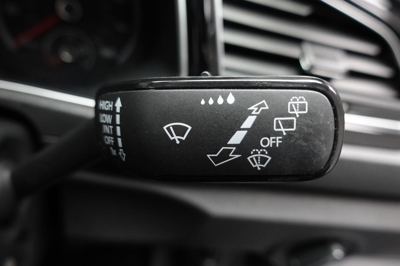 Volkswagen T-Roc - Image 36