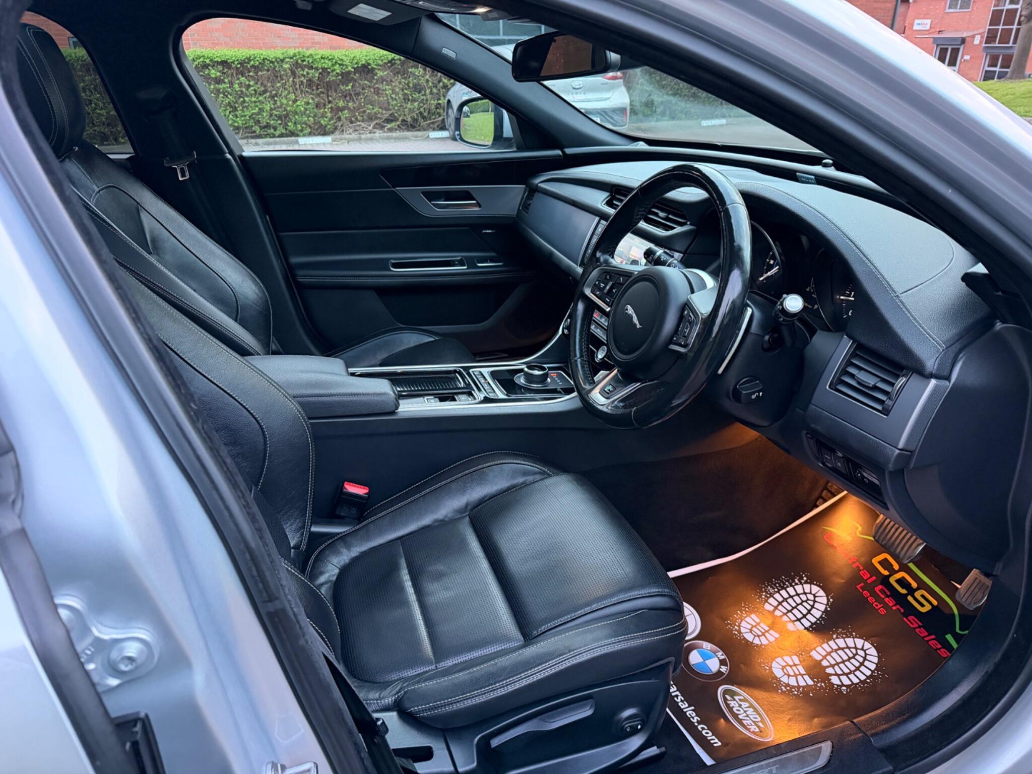 Jaguar XF - Image 38