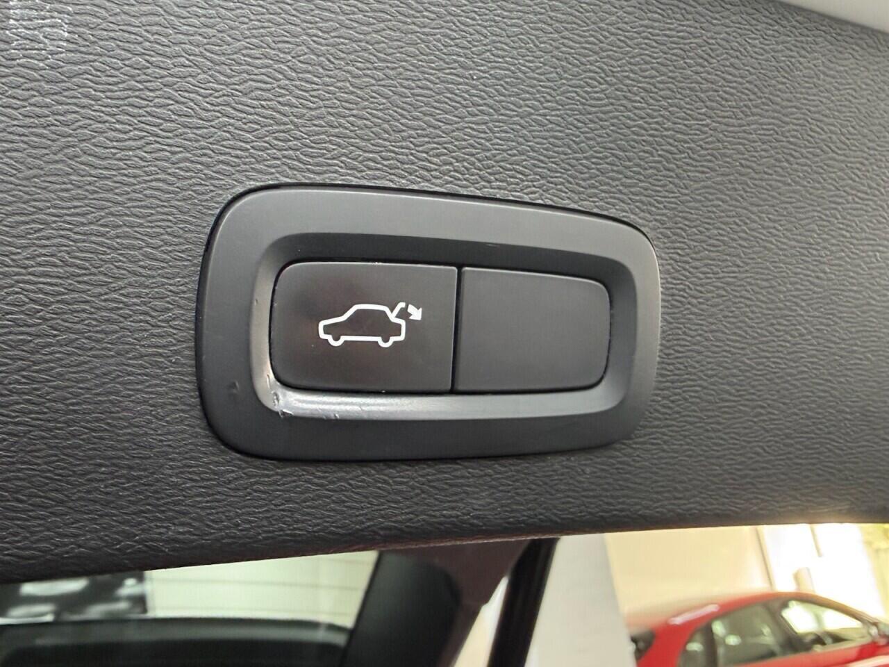 Volvo XC40 - Image 15