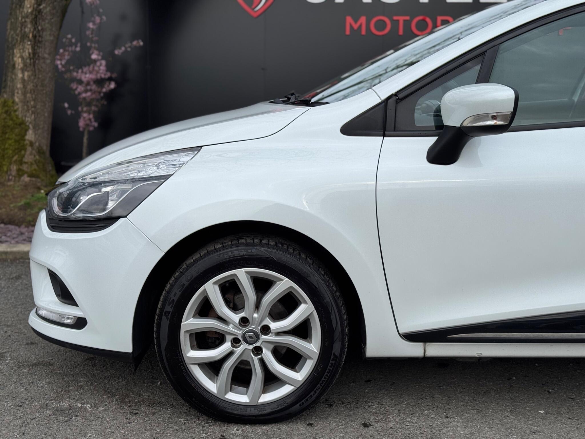 Renault Clio - Image 12