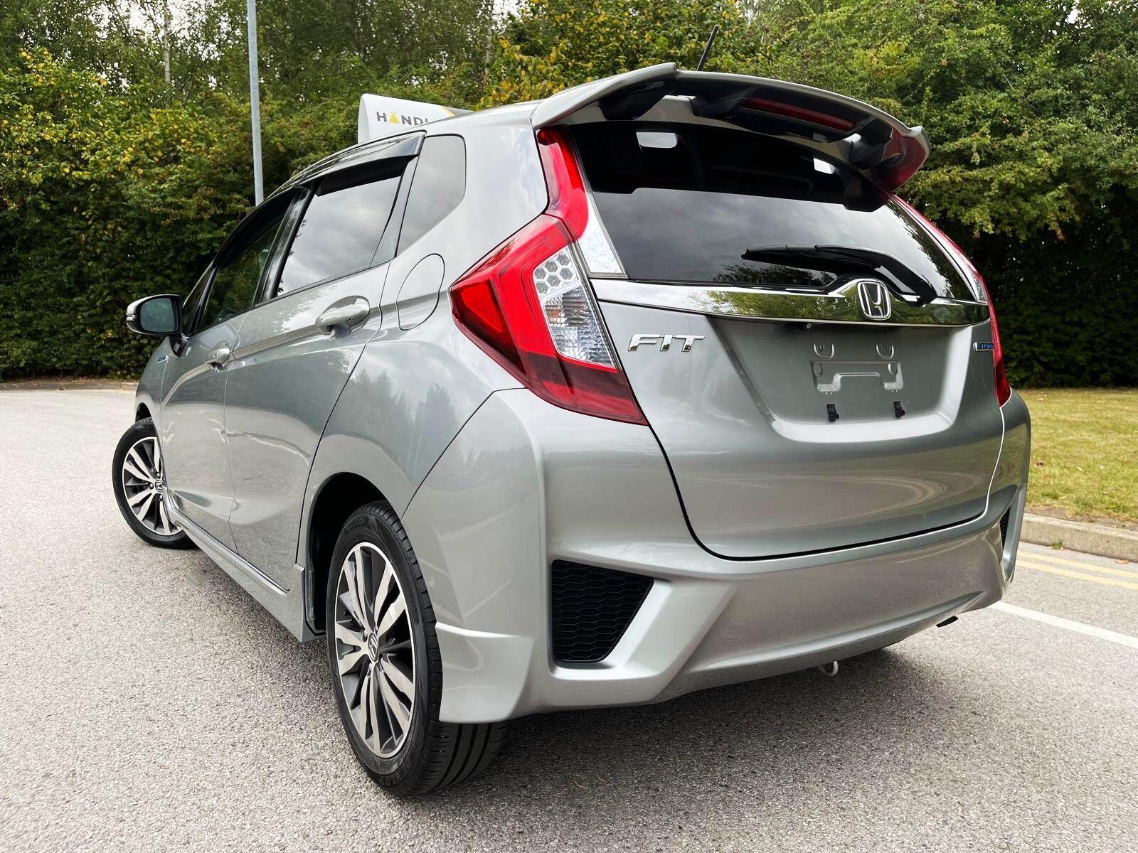 Honda FIT - Image 19