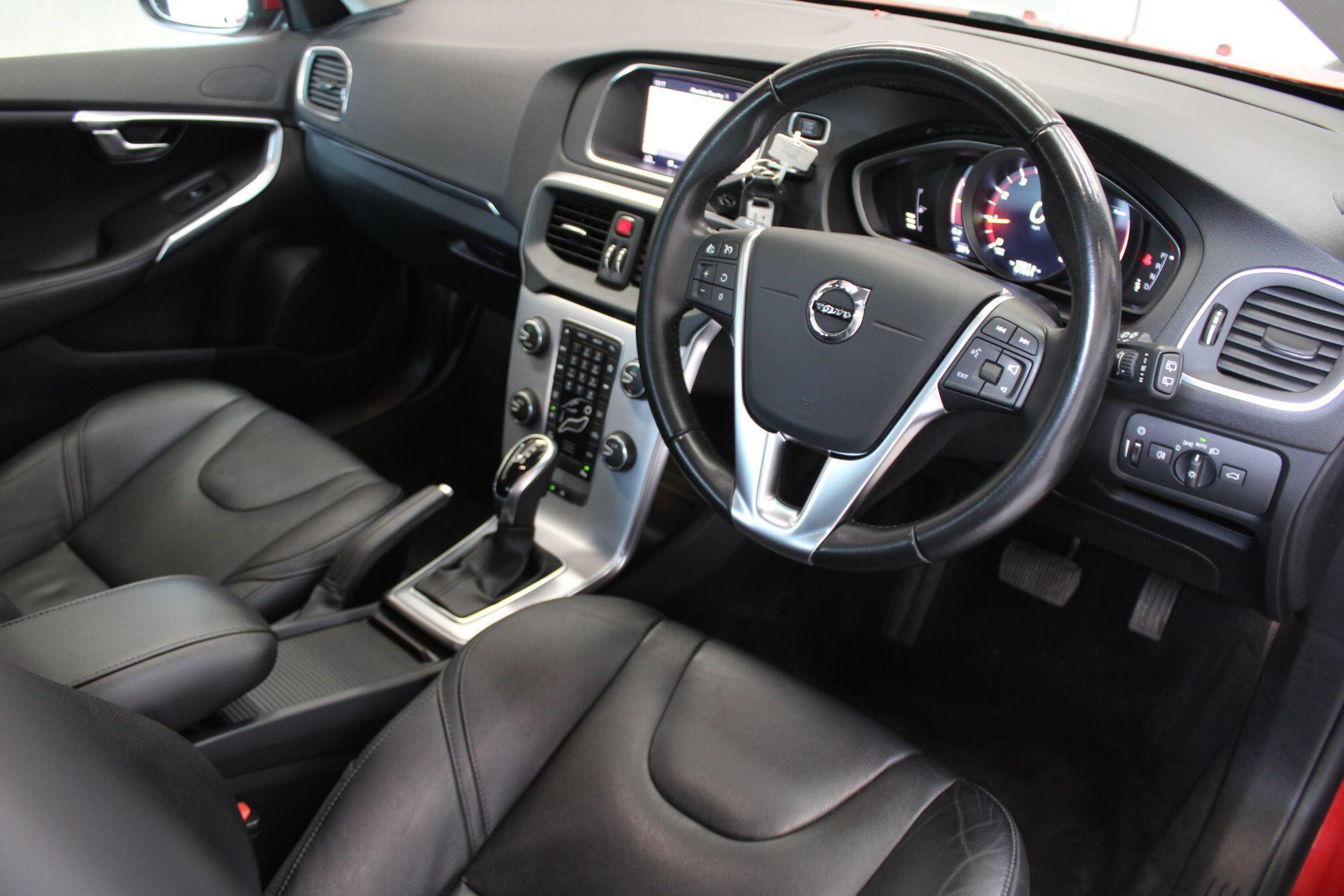 Volvo V40 - Image 42
