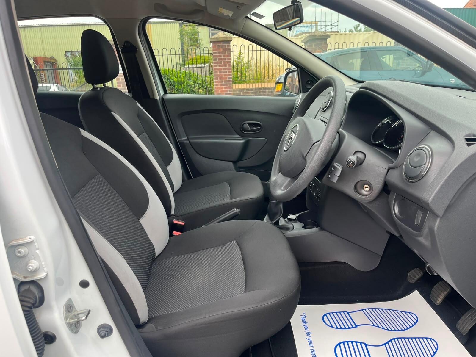 Dacia Sandero - Image 11