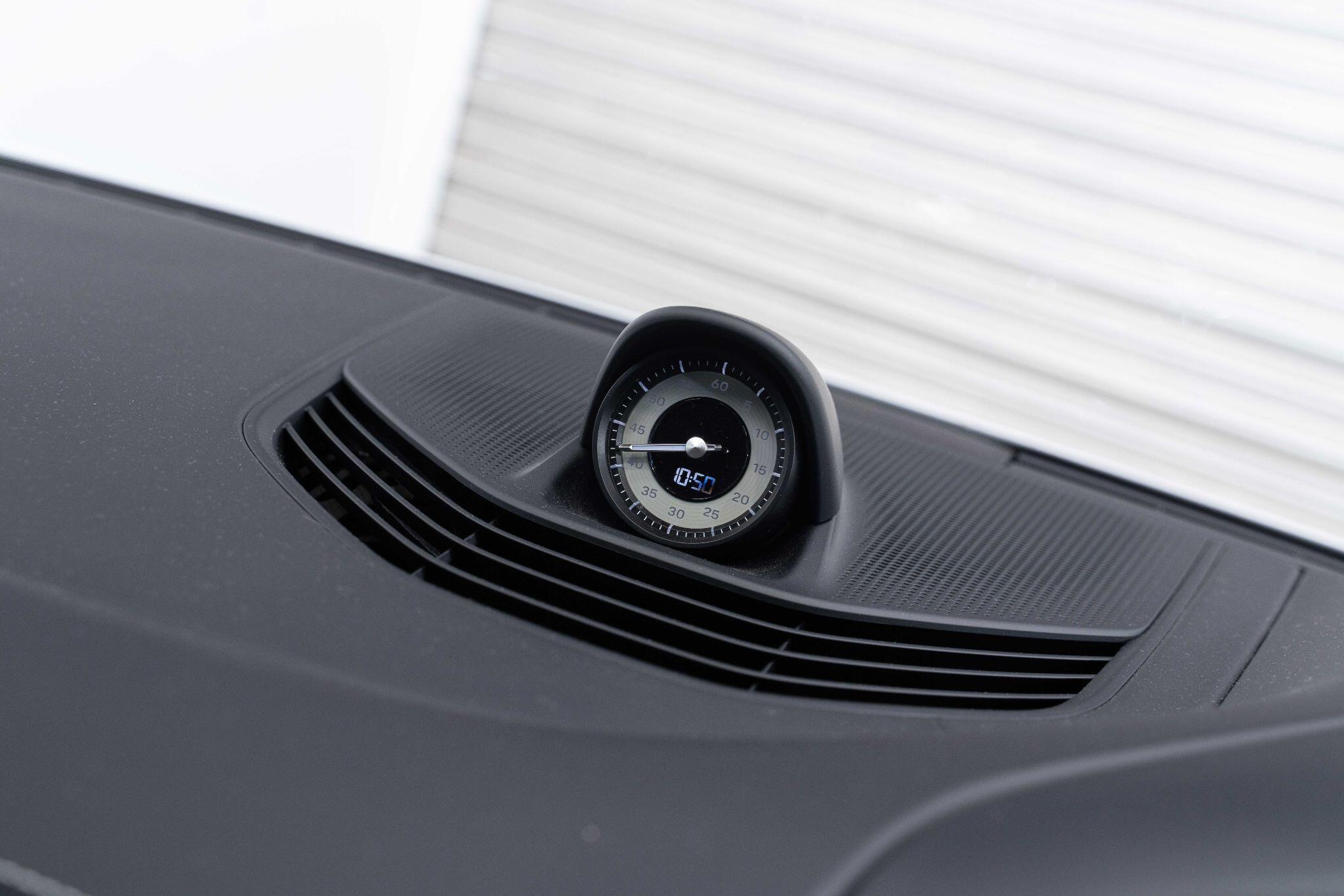 Porsche Taycan - Image 45