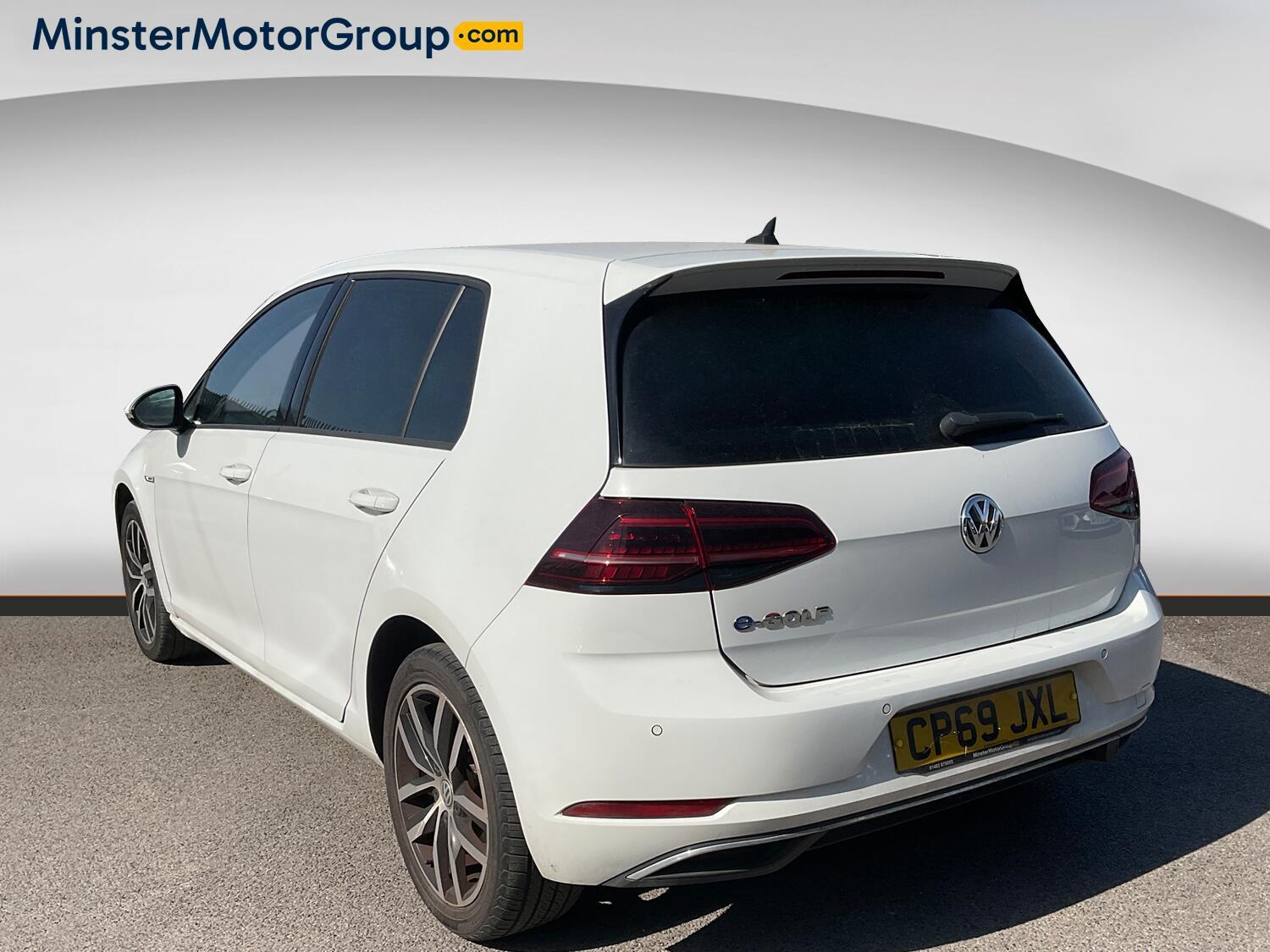 Volkswagen e-Golf - Image 4