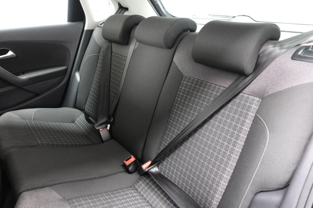 Volkswagen Polo - Image 11