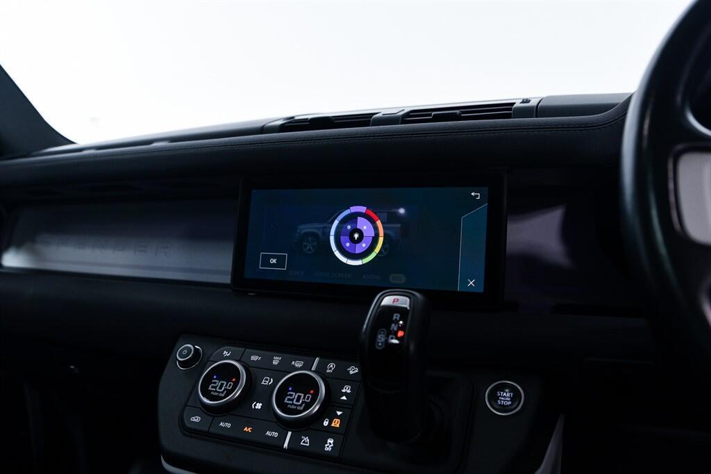 Land Rover Defender 110 - Image 25
