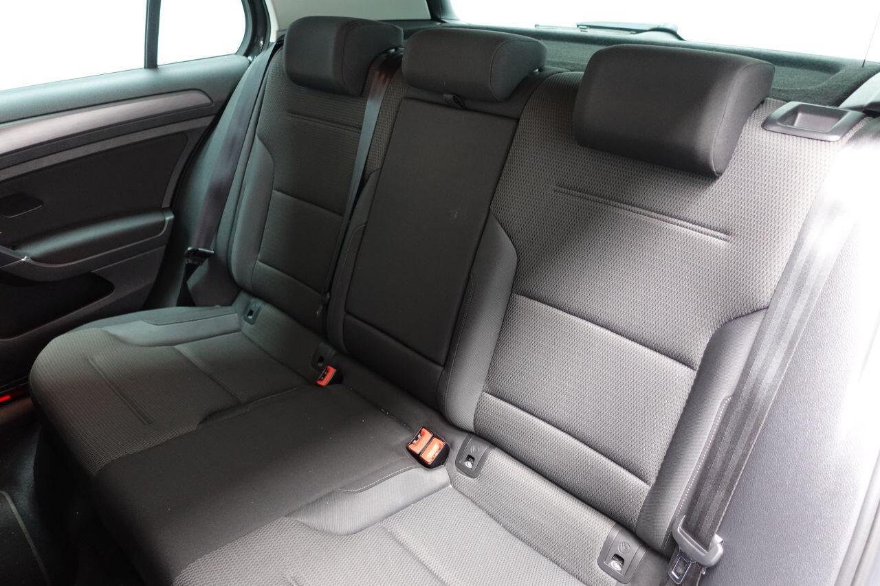 Volkswagen Golf - Image 21