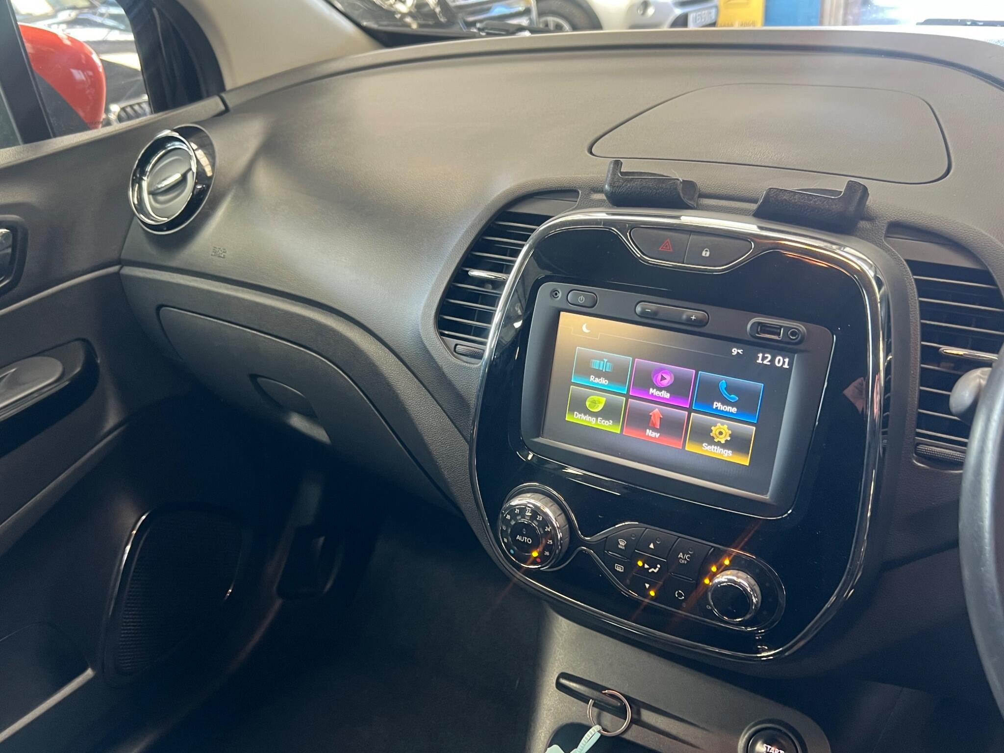 Renault Captur - Image 26