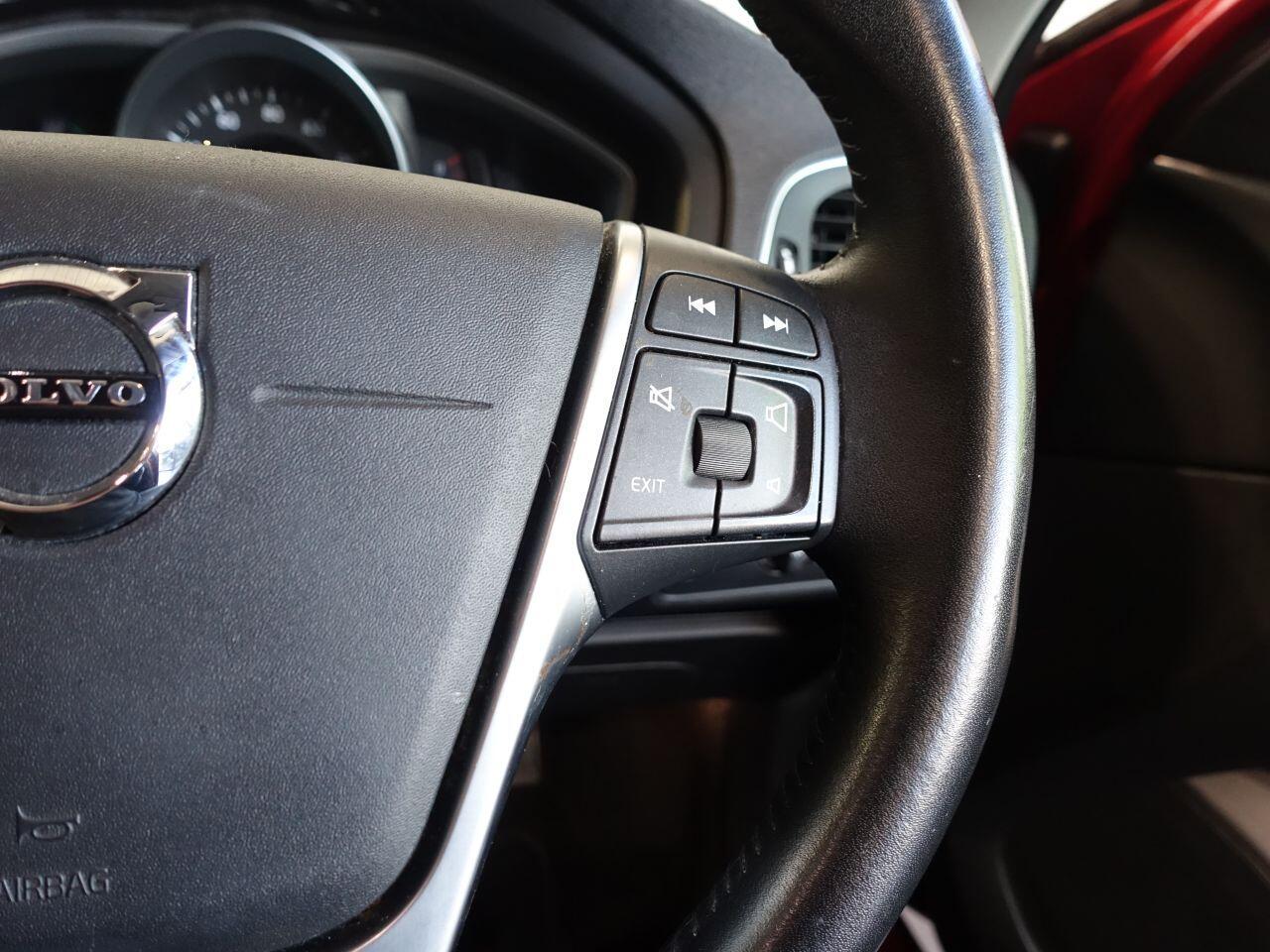 Volvo V40 - Image 20