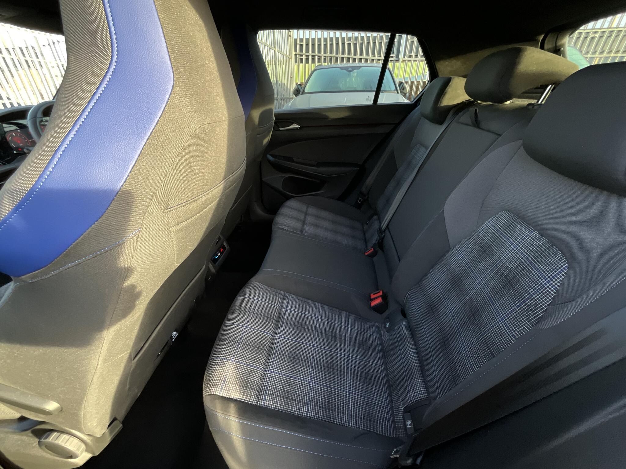 Volkswagen Golf - Image 15