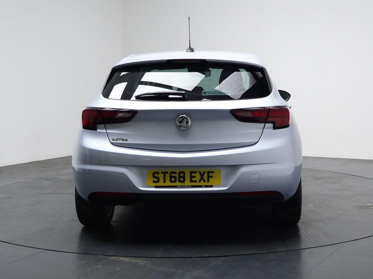 Vauxhall Astra - Image 11