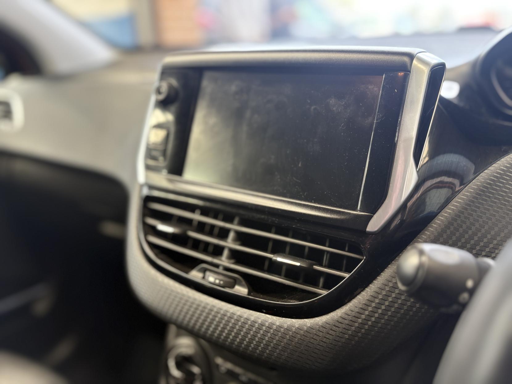 Peugeot 2008 - Image 15