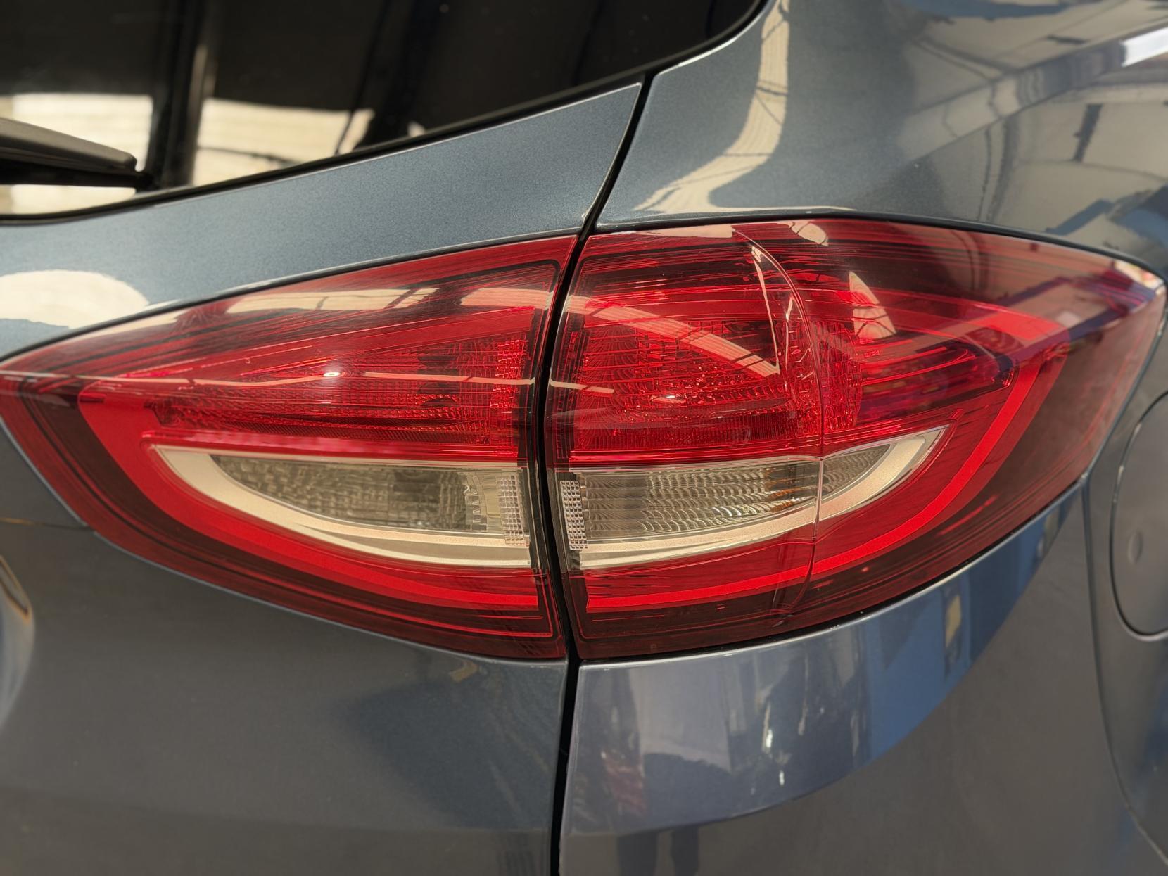 Ford C-MAX - Image 12
