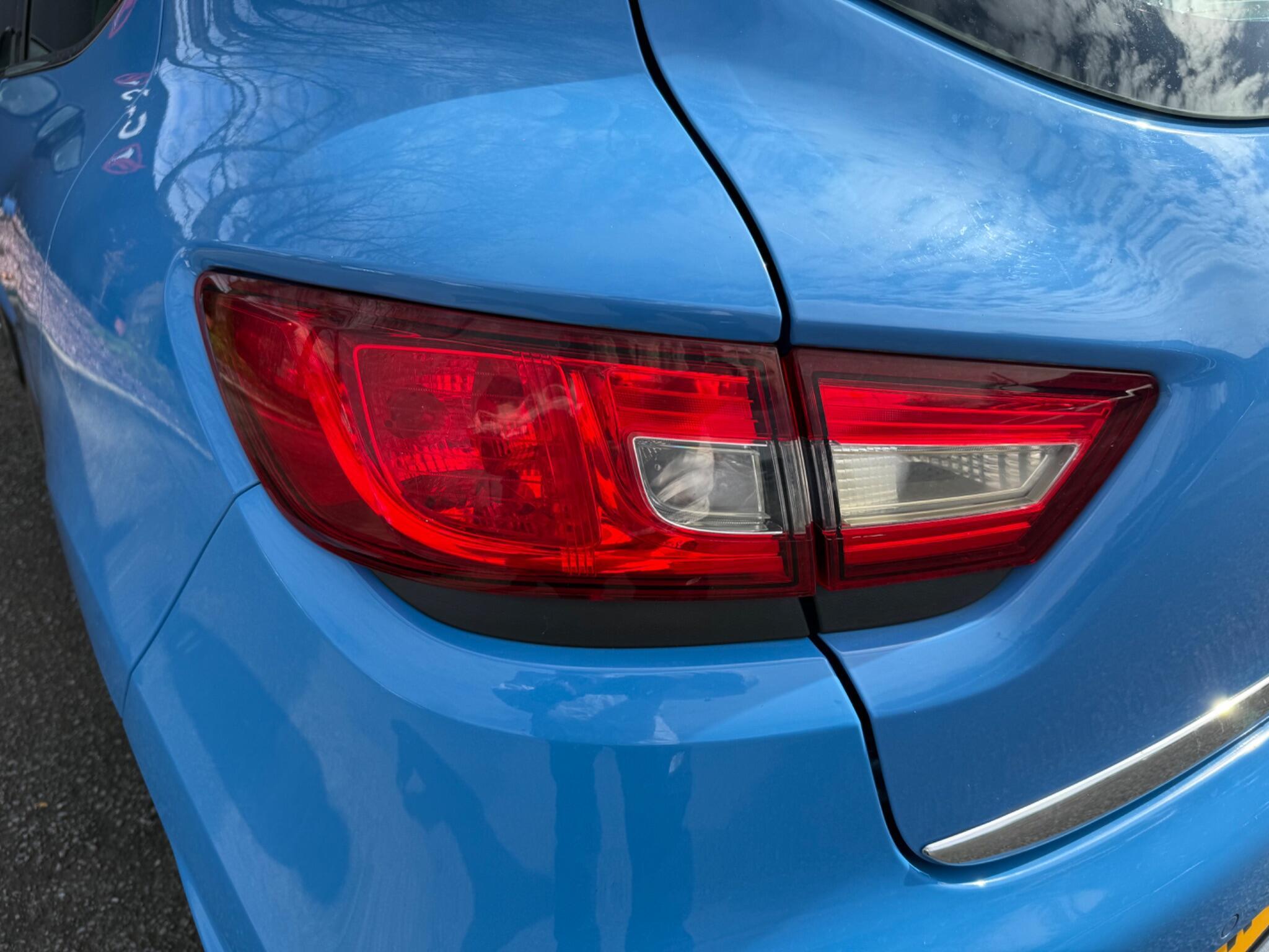 Renault Clio - Image 44