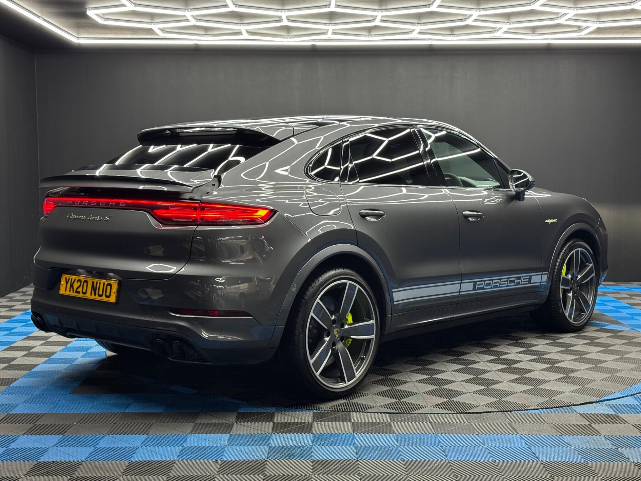 Porsche Cayenne - Image 5