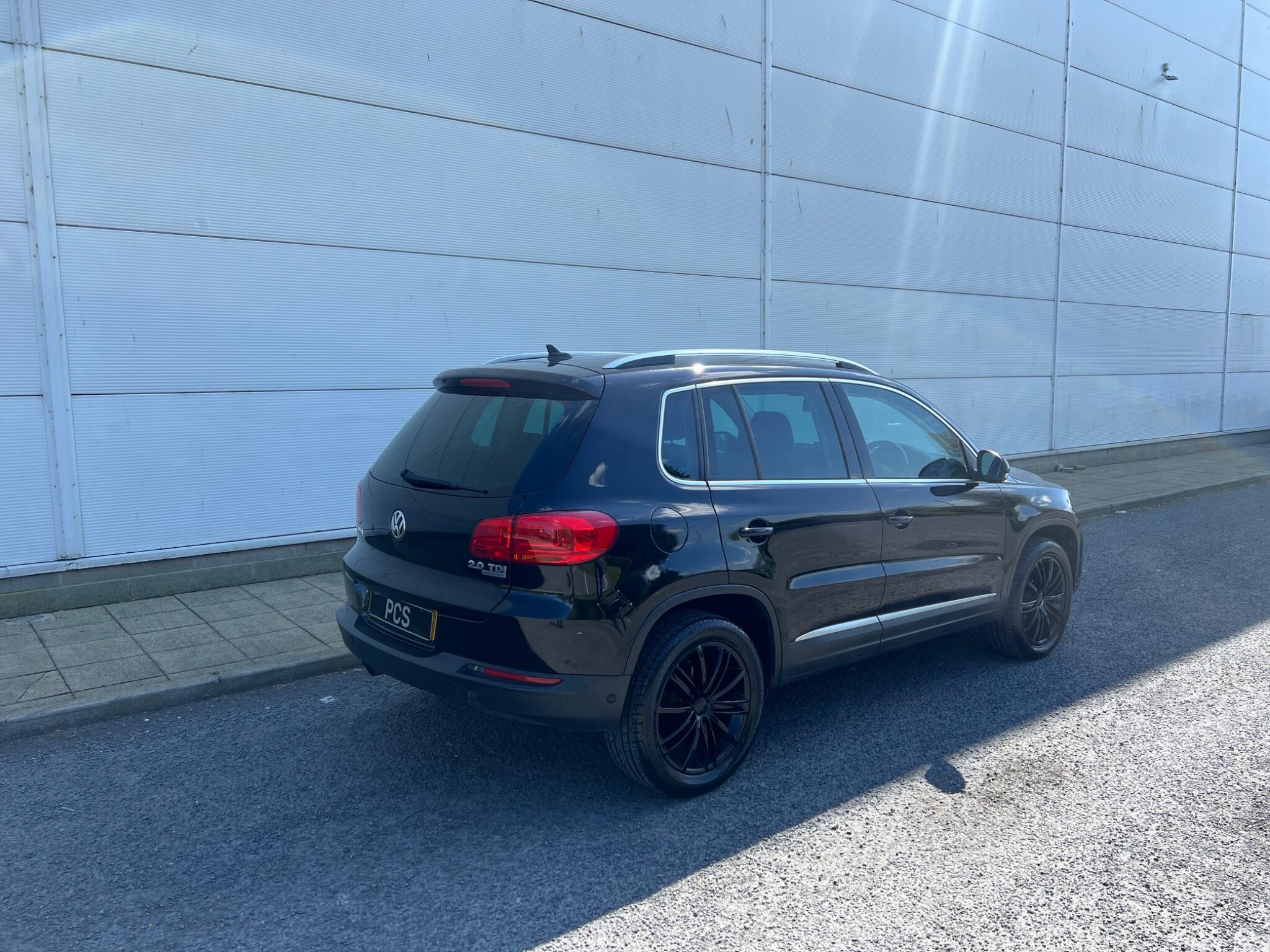 Volkswagen Tiguan - Image 35