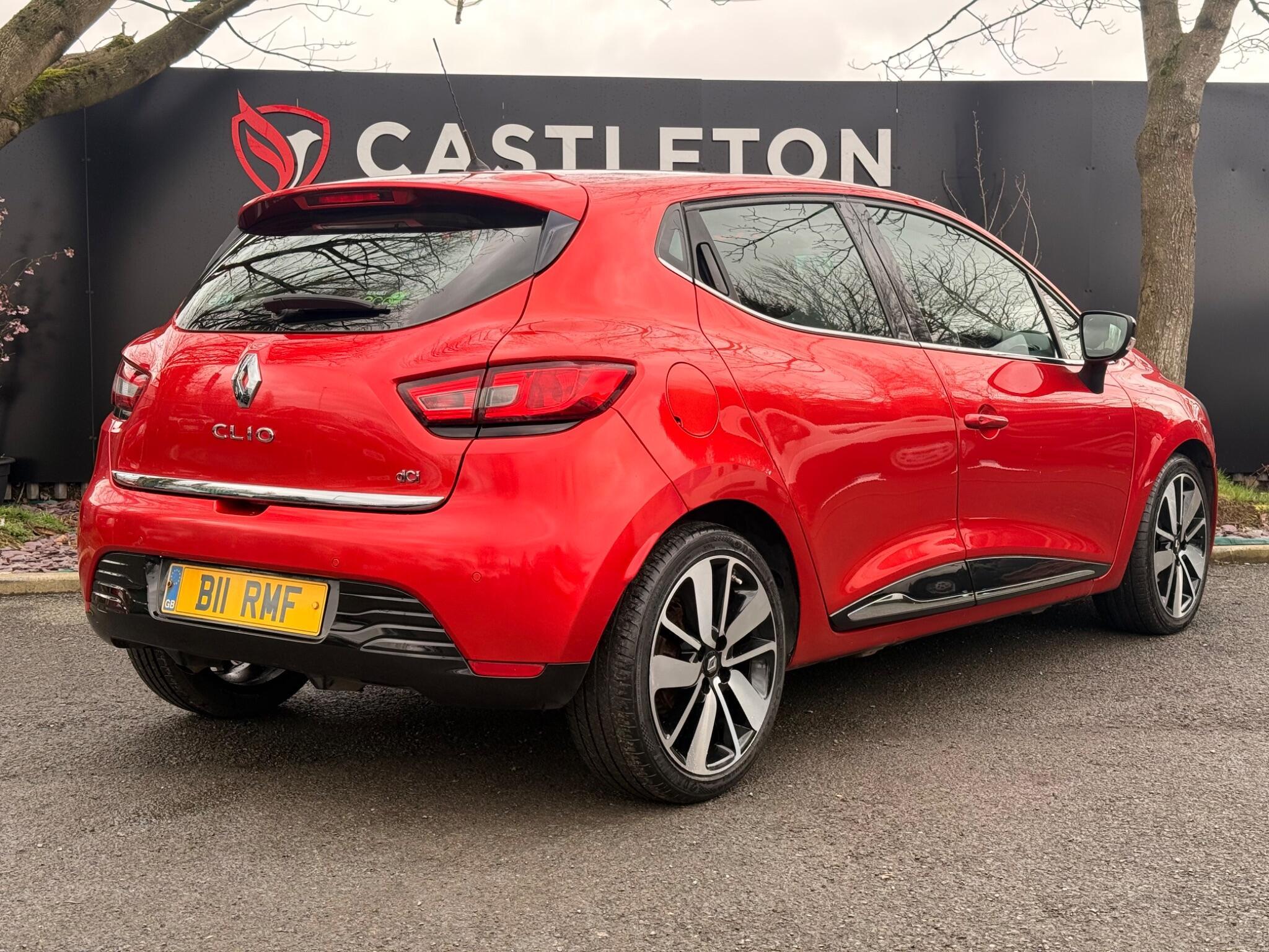 Renault Clio - Image 13