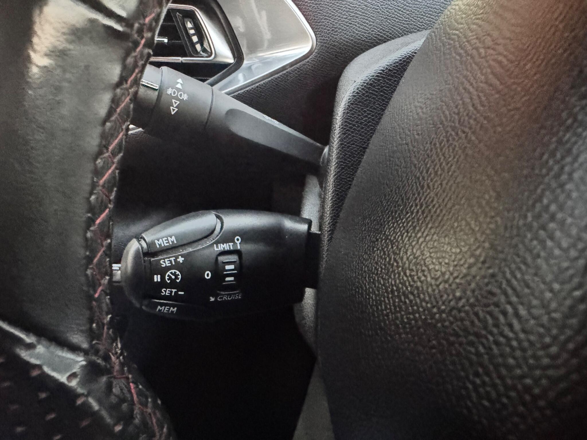 Peugeot 308 - Image 2