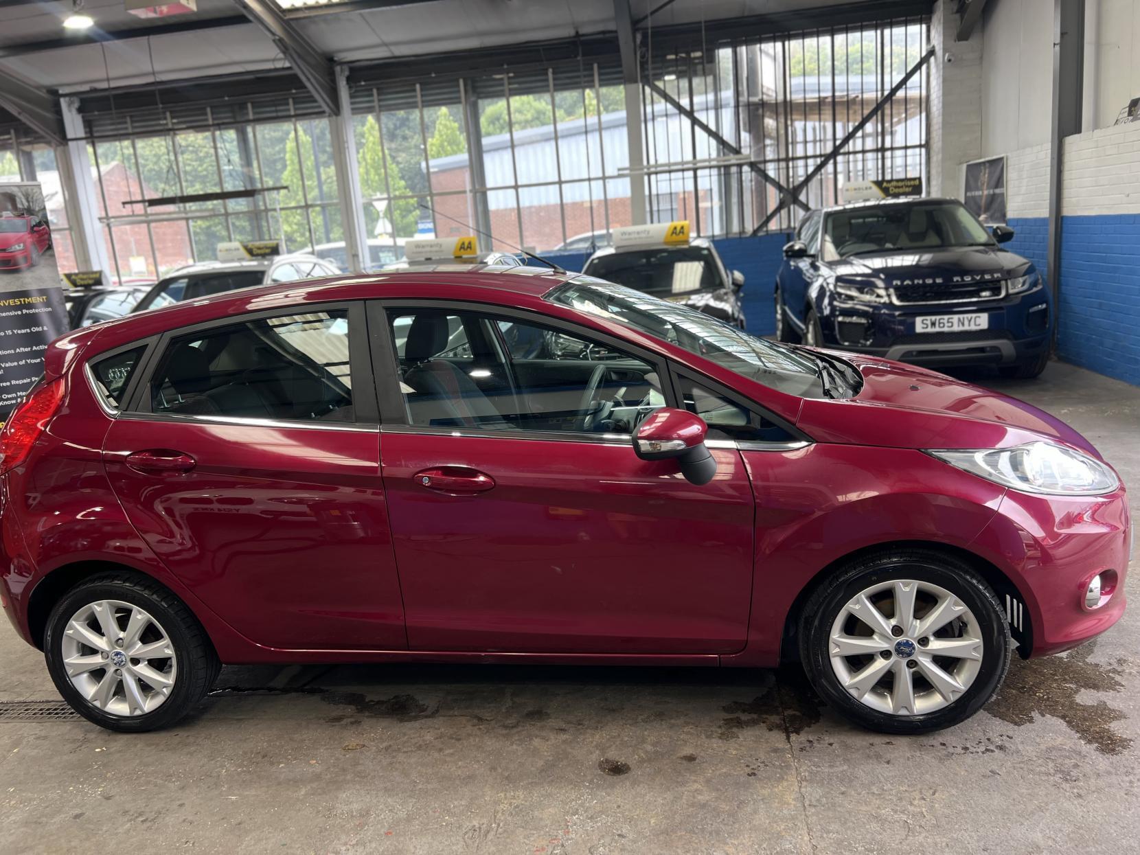 Ford Fiesta - Image 4