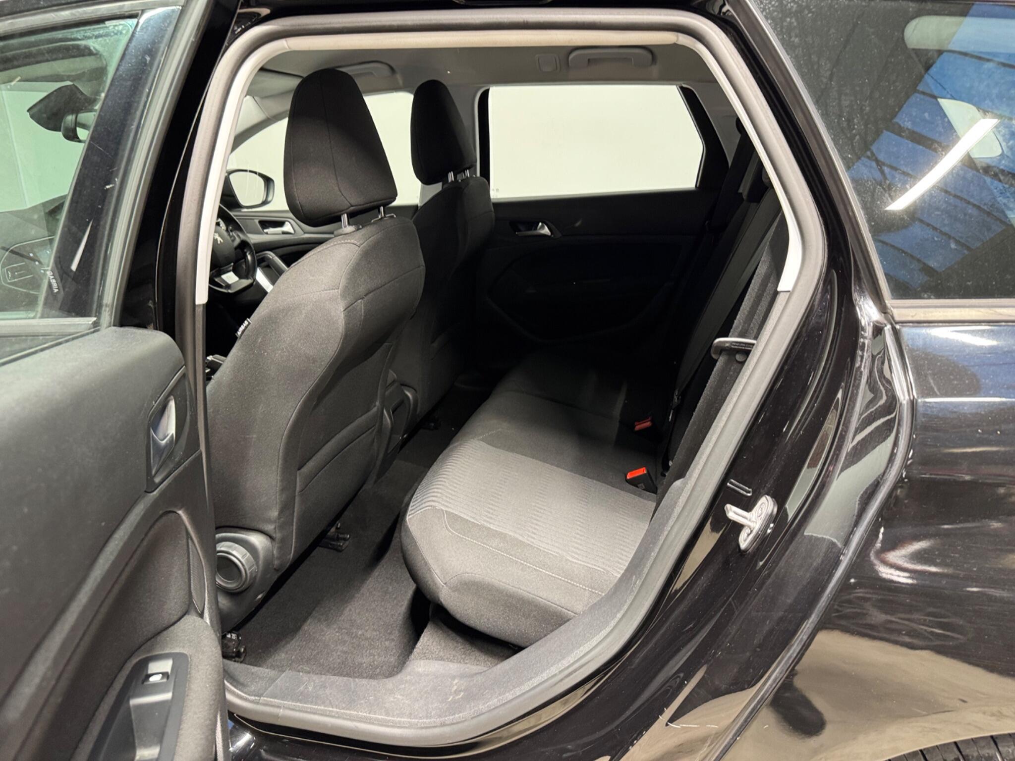 Peugeot 308 SW - Image 11