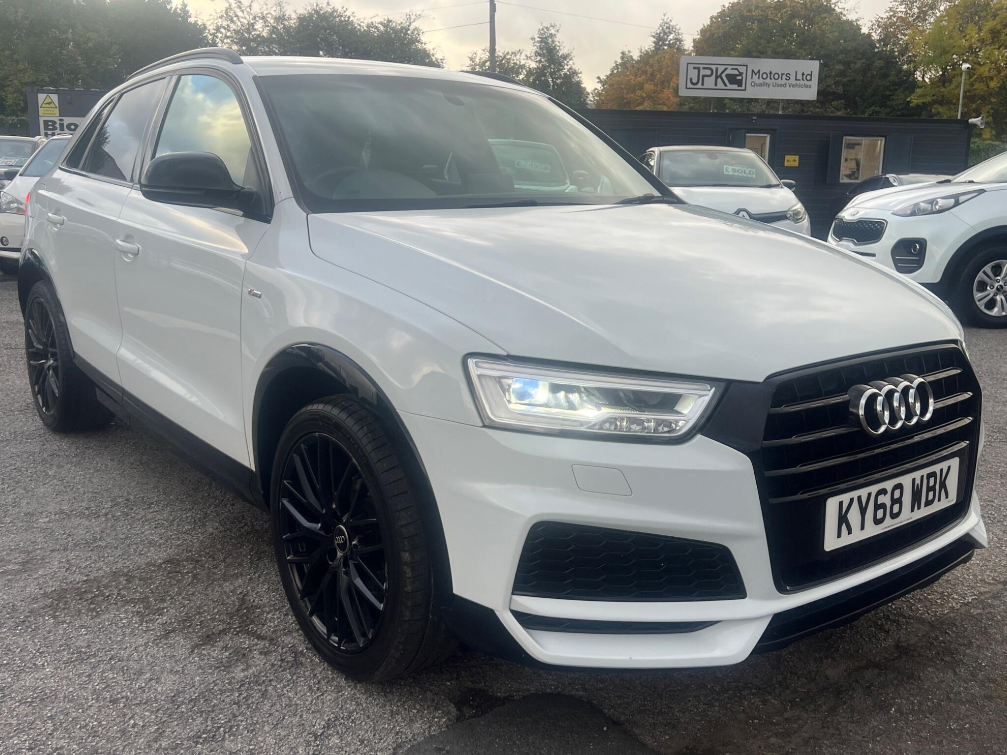 Audi Q3 - Image 2