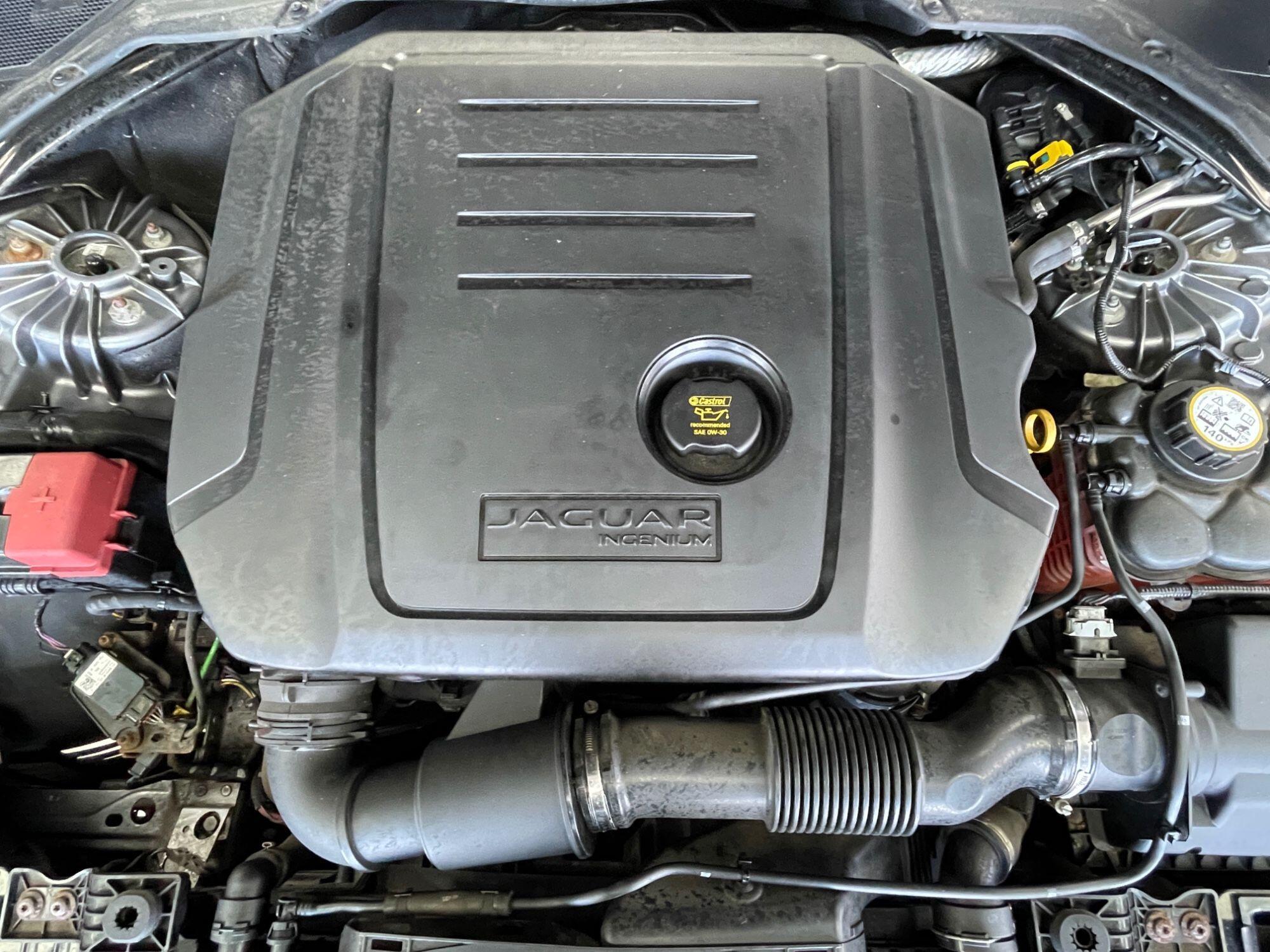 Jaguar XF - Image 20