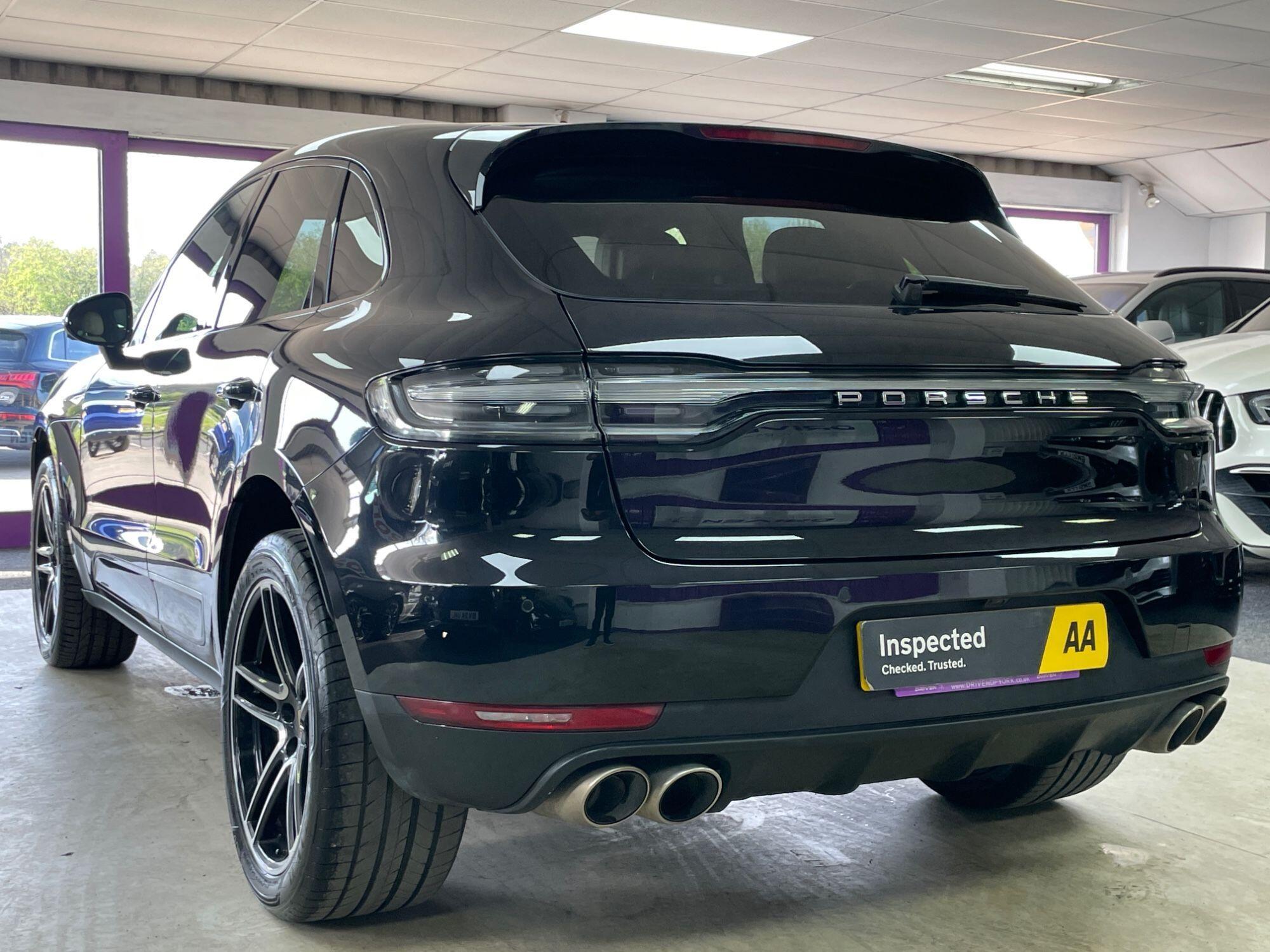 Porsche Macan - Image 10