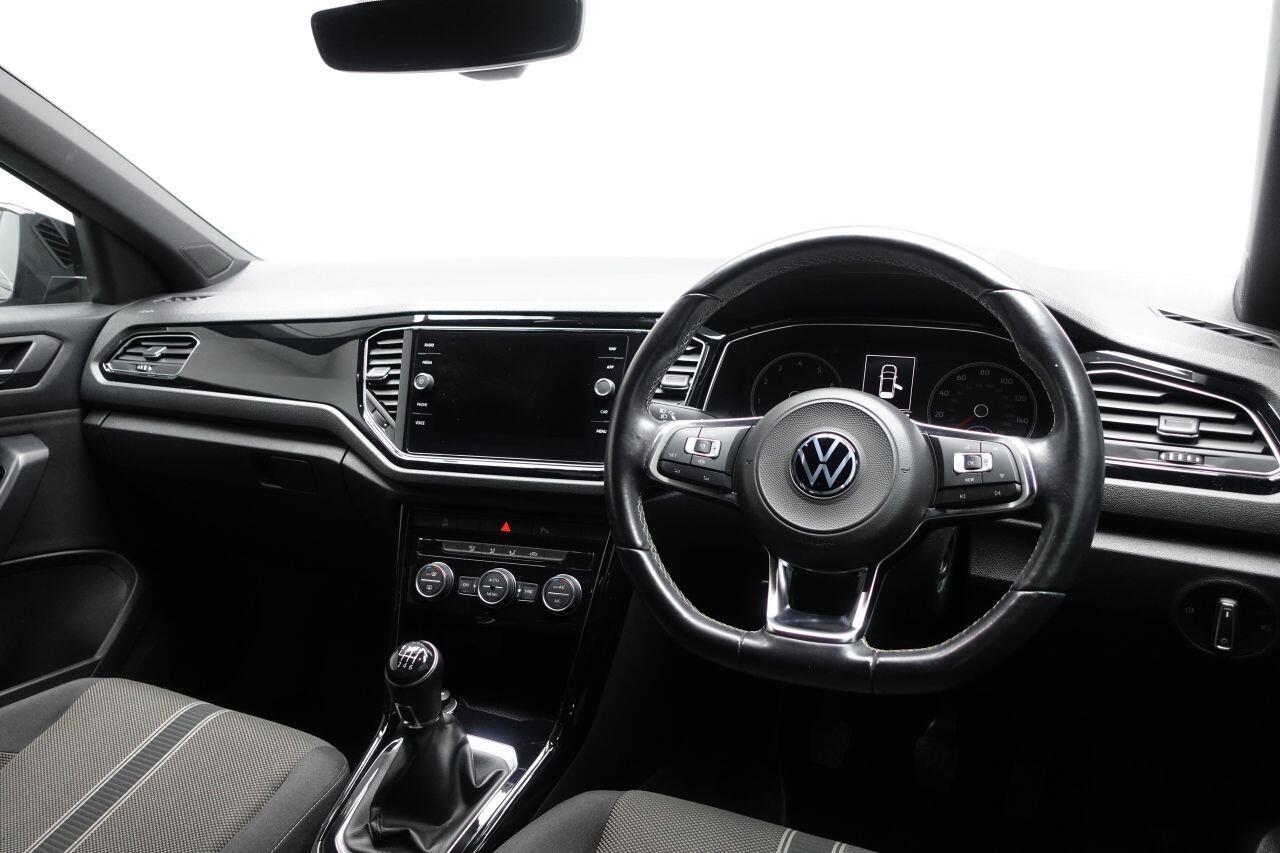 Volkswagen T-Roc - Image 15
