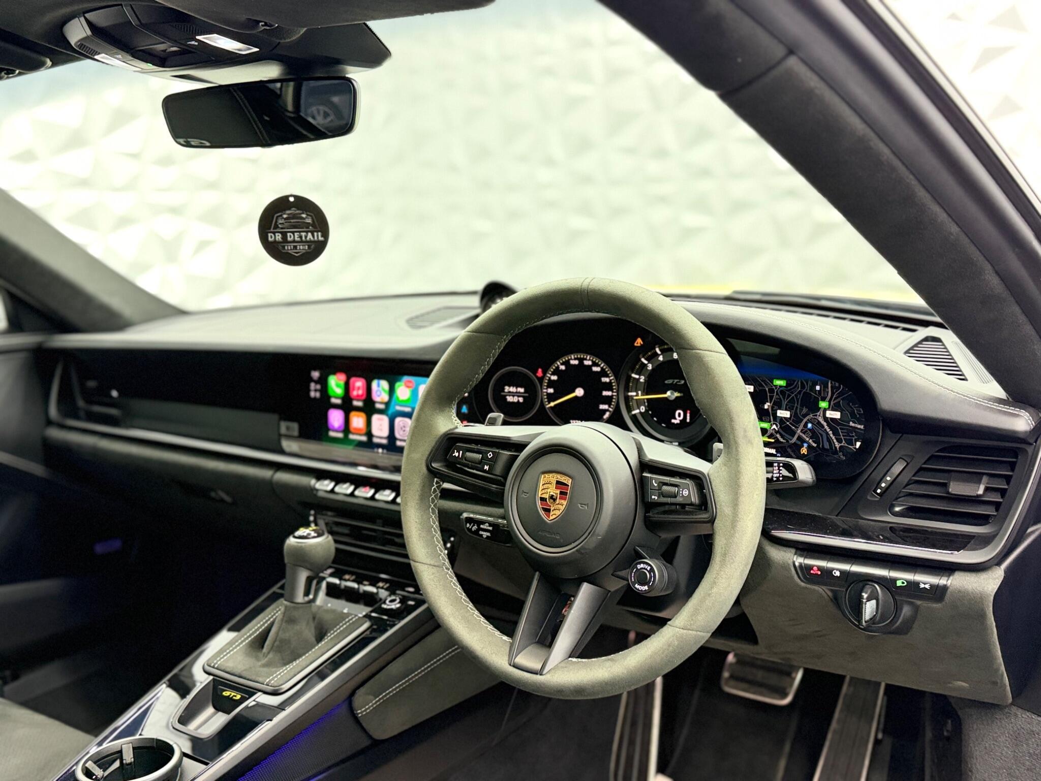 Porsche 911 - Image 21