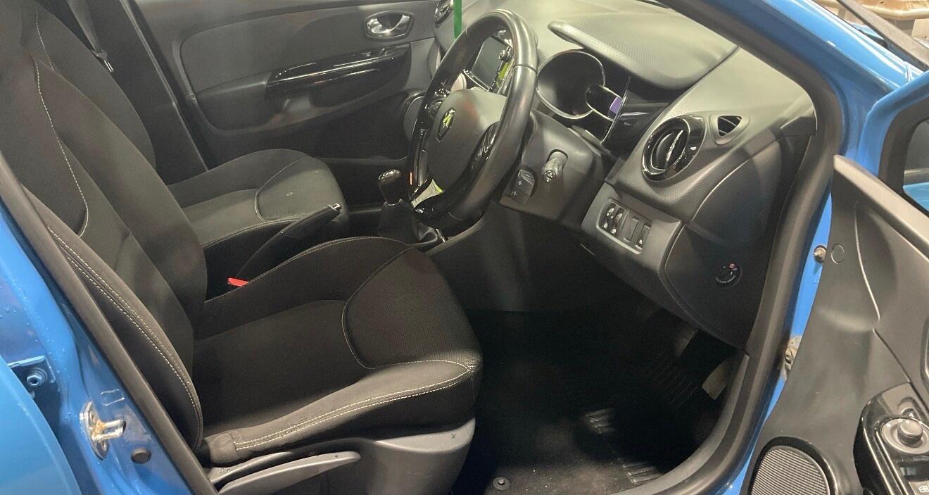 Renault Clio - Image 10