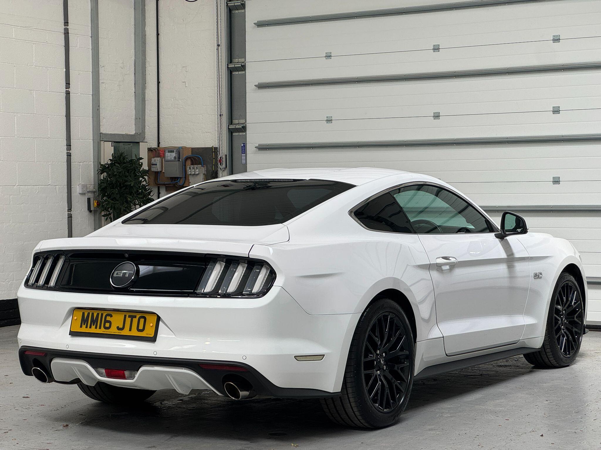 Ford Mustang - Image 11