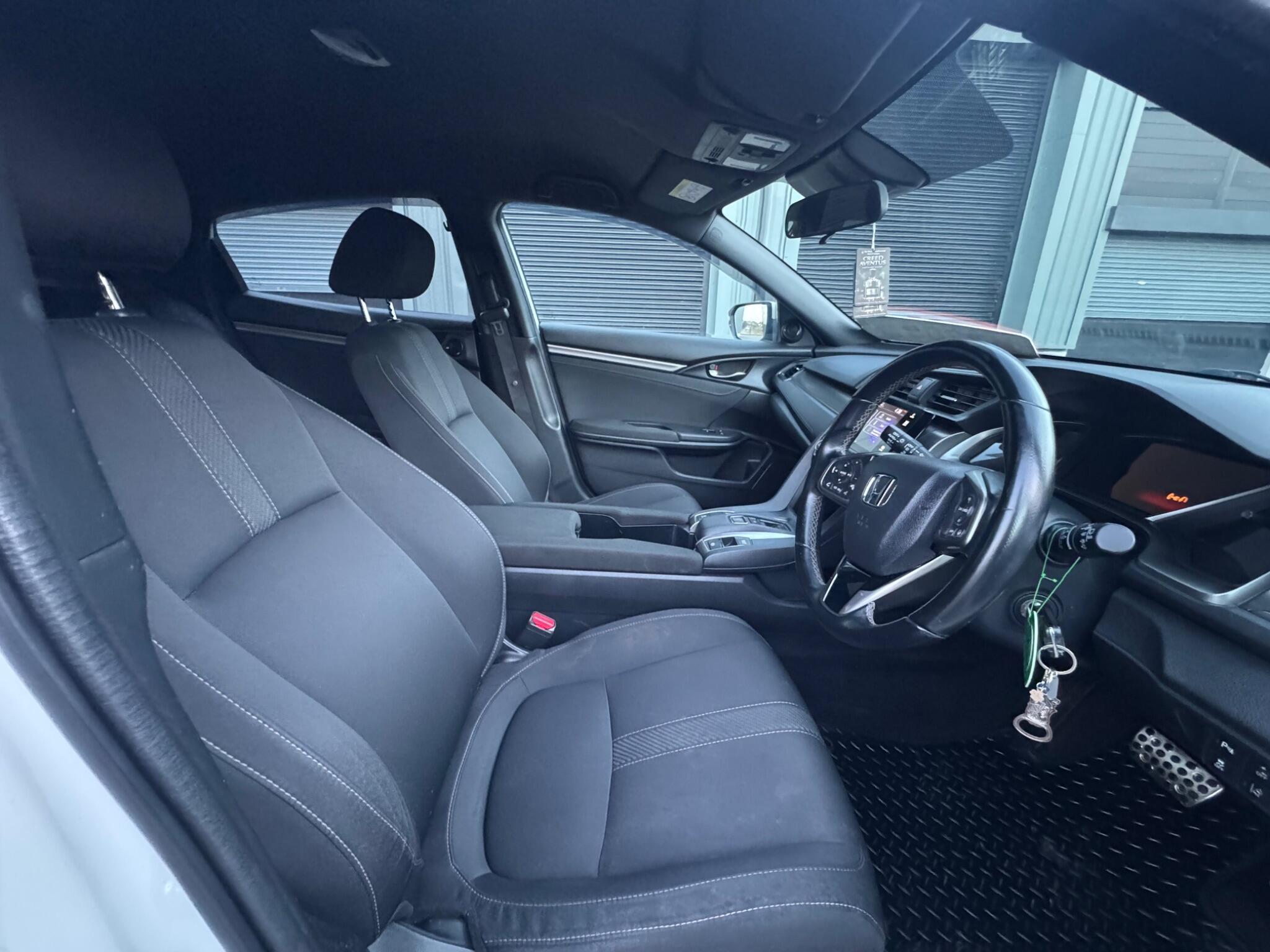 Honda Civic - Image 17