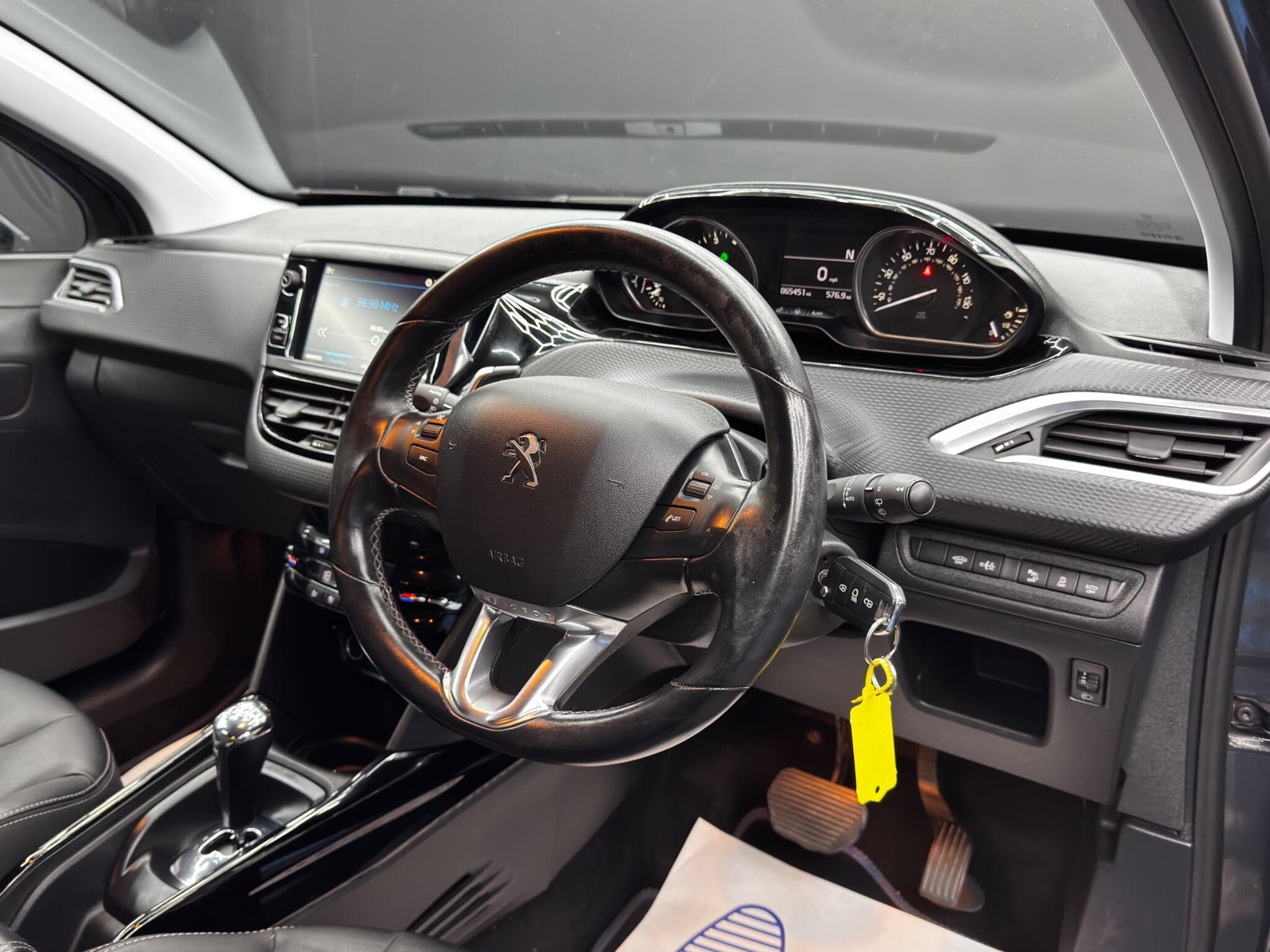 Peugeot 2008 - Image 9