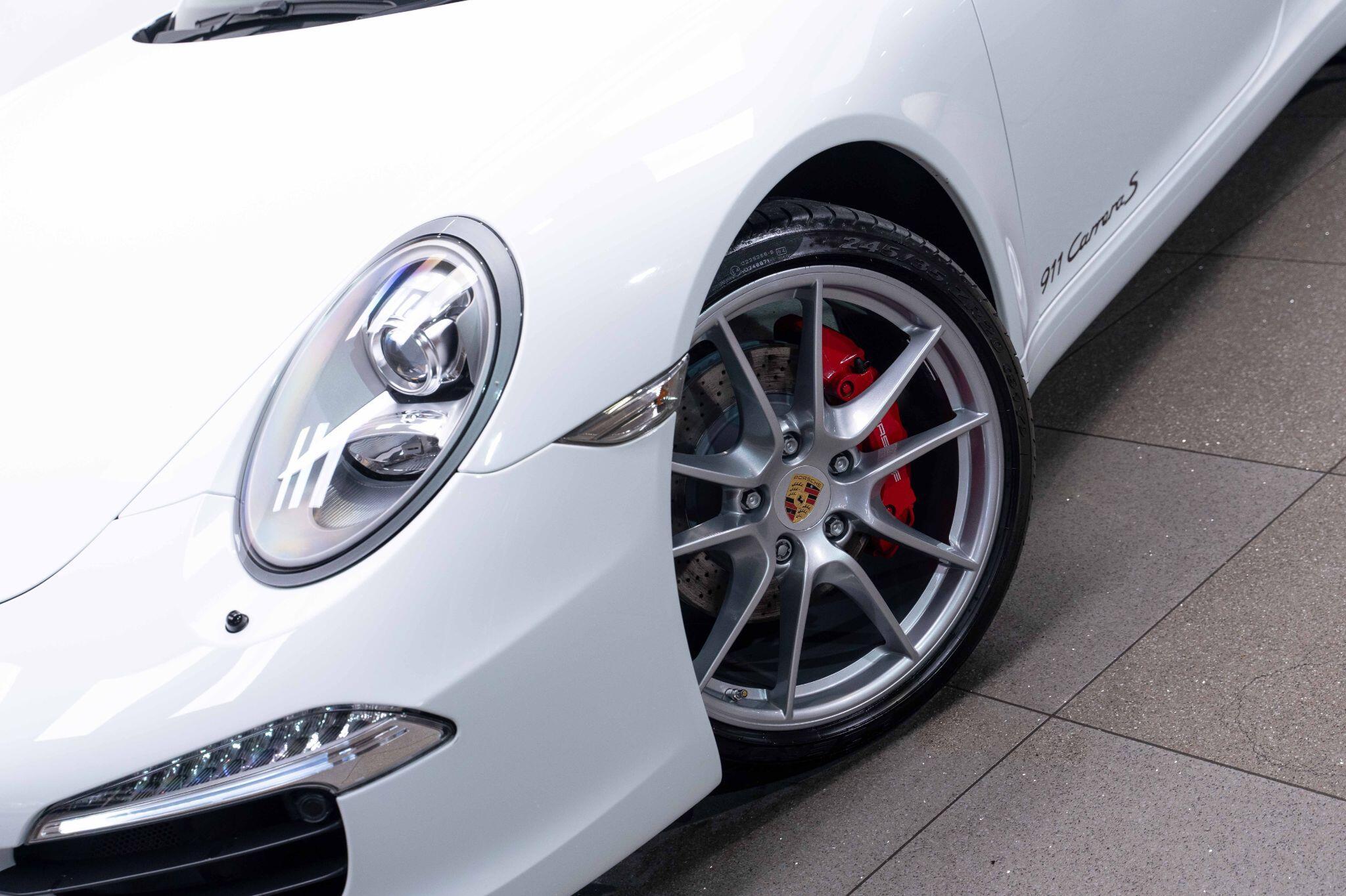 Porsche 911 - Image 8