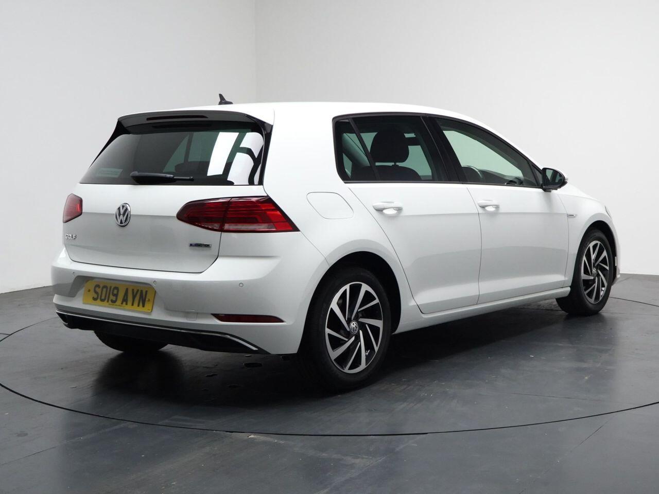 Volkswagen Golf - Image 12