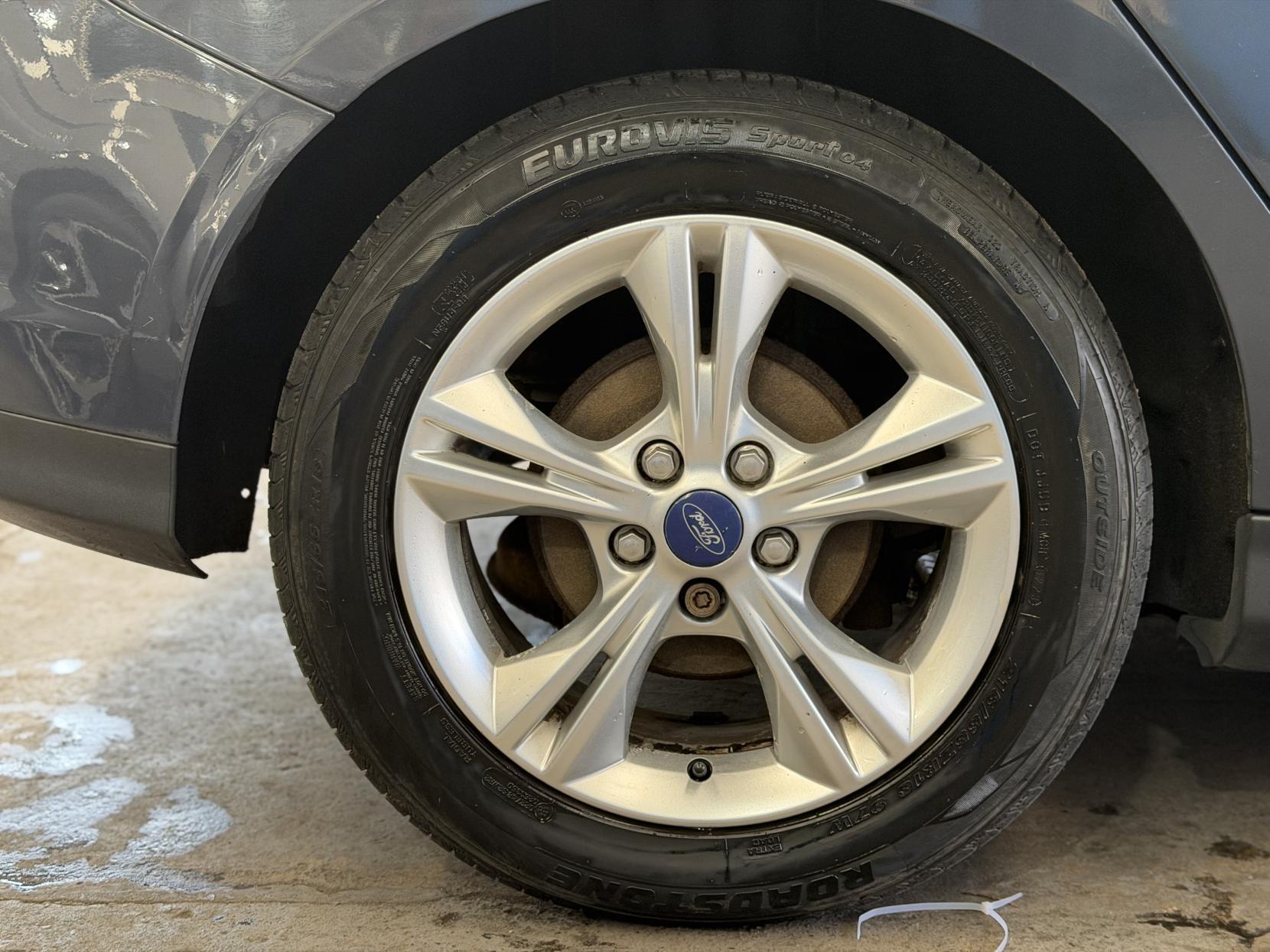Ford Focus - Image 15
