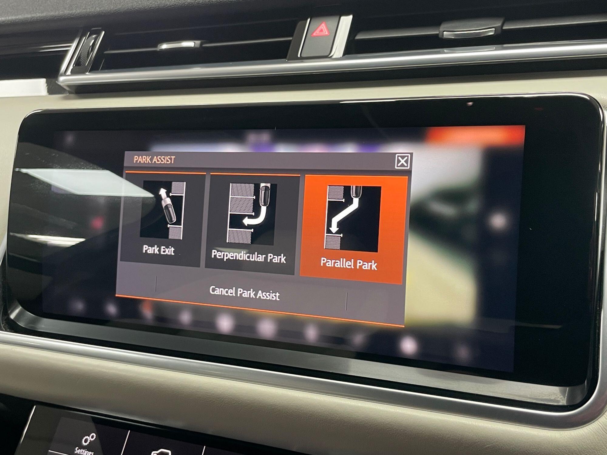 Land Rover Range Rover Velar - Image 45