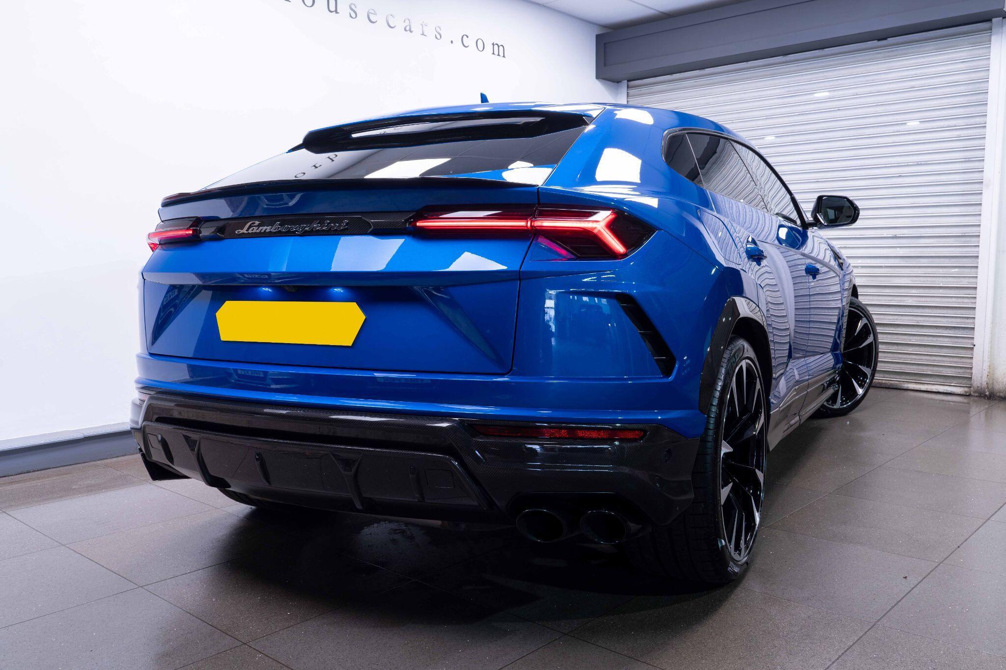 Lamborghini Urus - Image 4