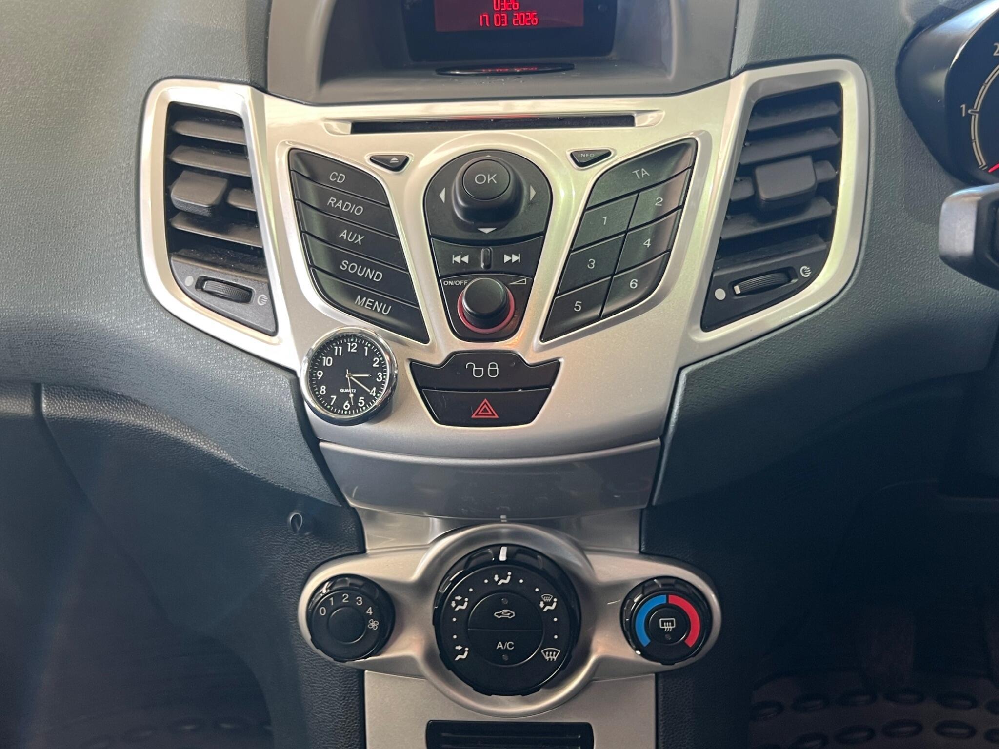 Ford Fiesta - Image 13