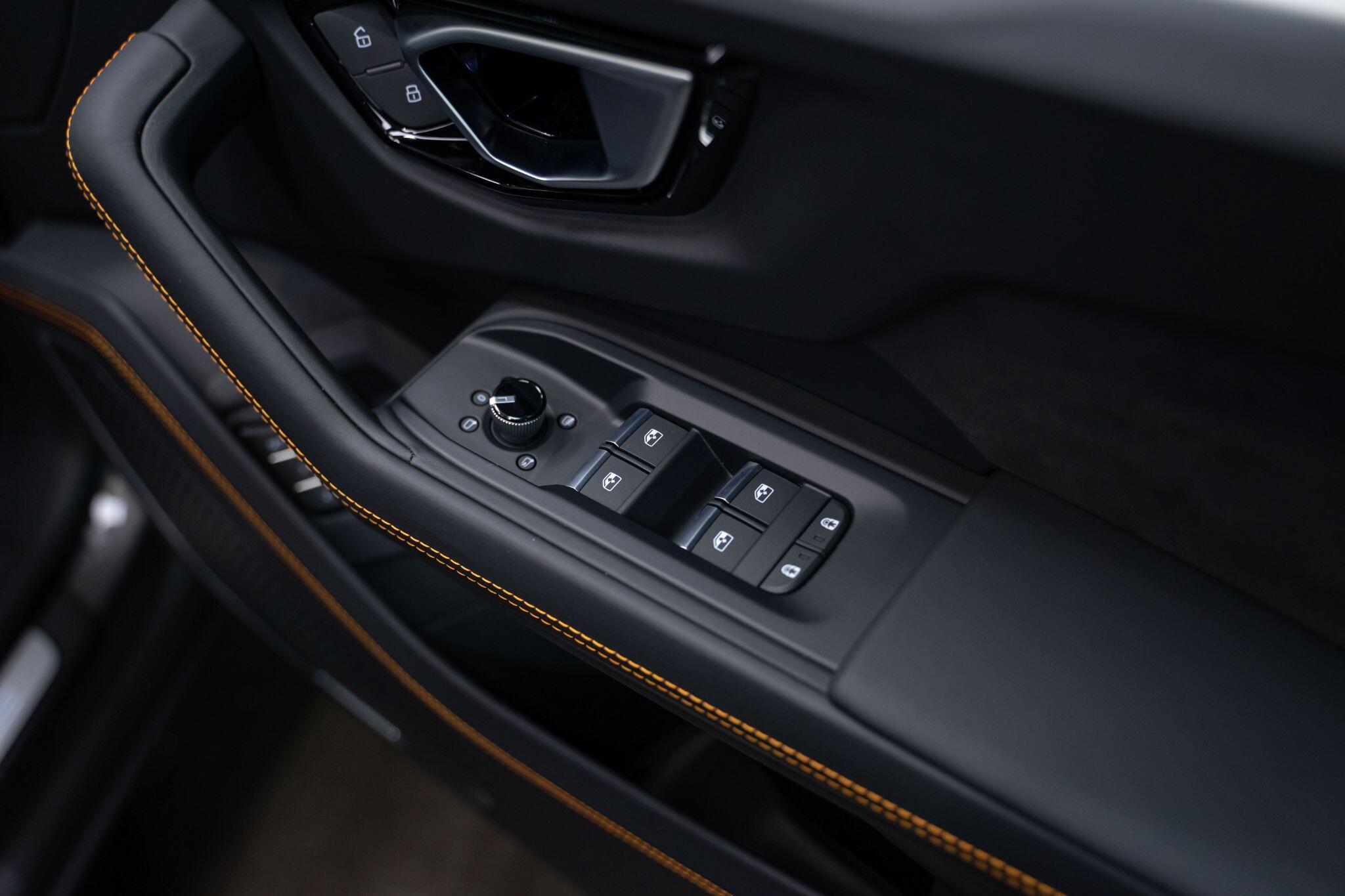 Lamborghini Urus - Image 9