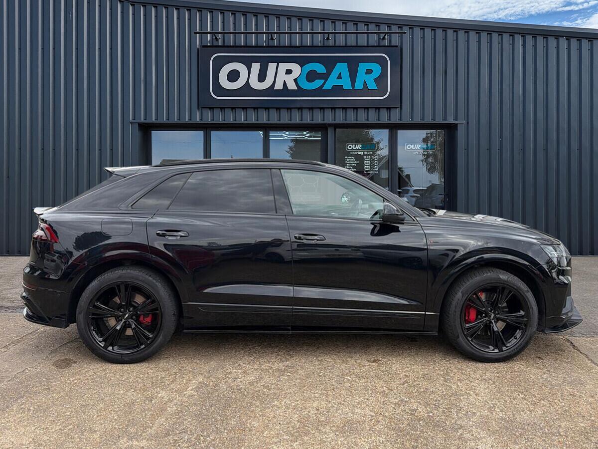 Audi Q8 - Image 13