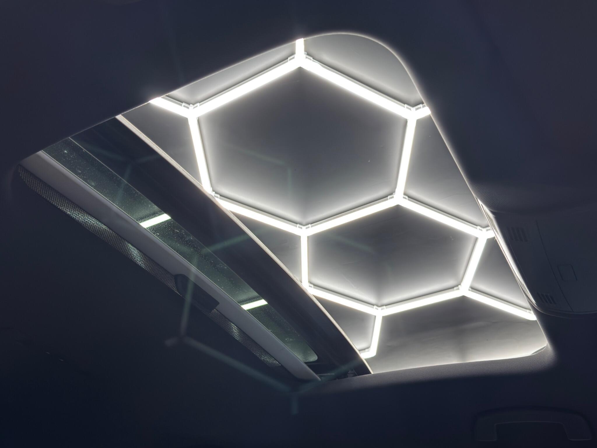 Volkswagen Golf - Image 37