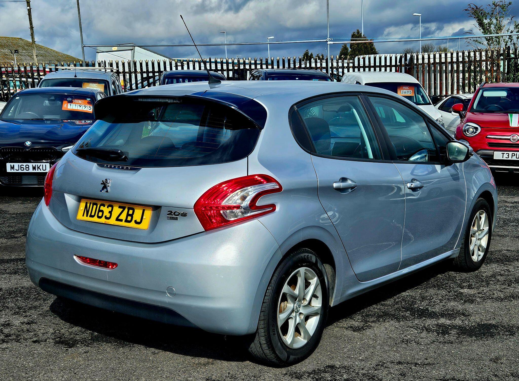 Peugeot 208 - Image 14