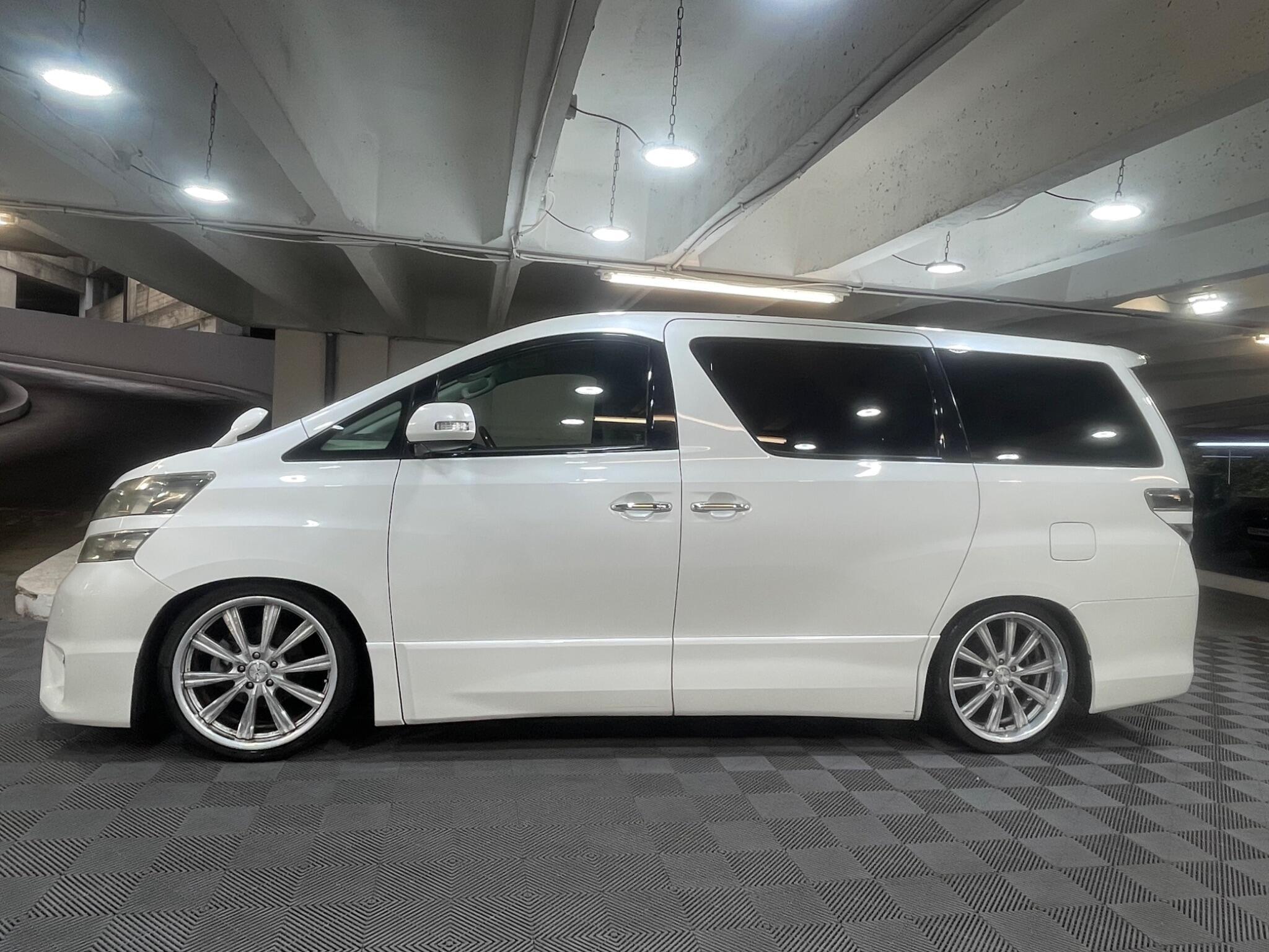 Toyota Vellfire - Image 3