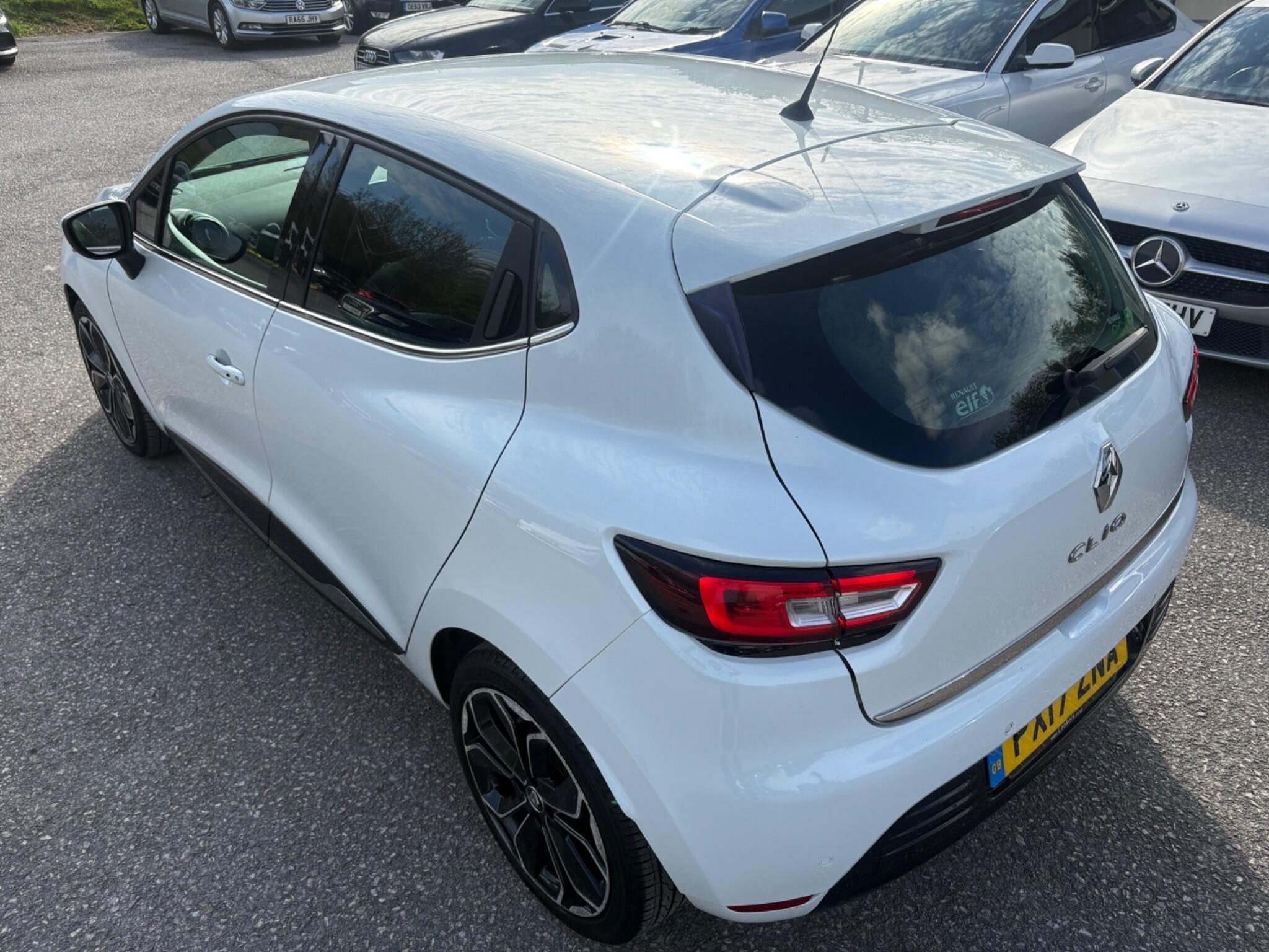 Renault Clio - Image 9