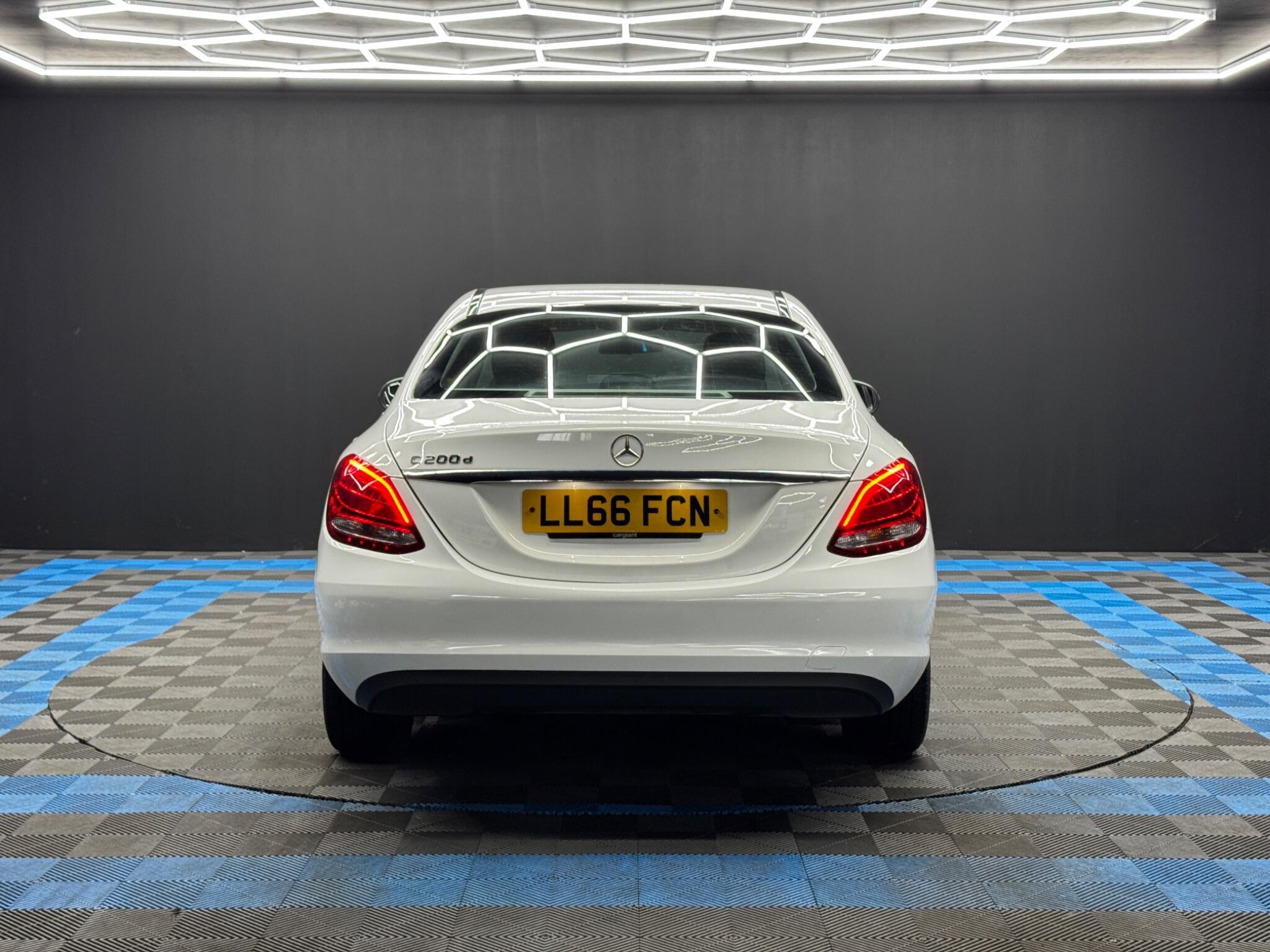 Mercedes C Class - Image 6