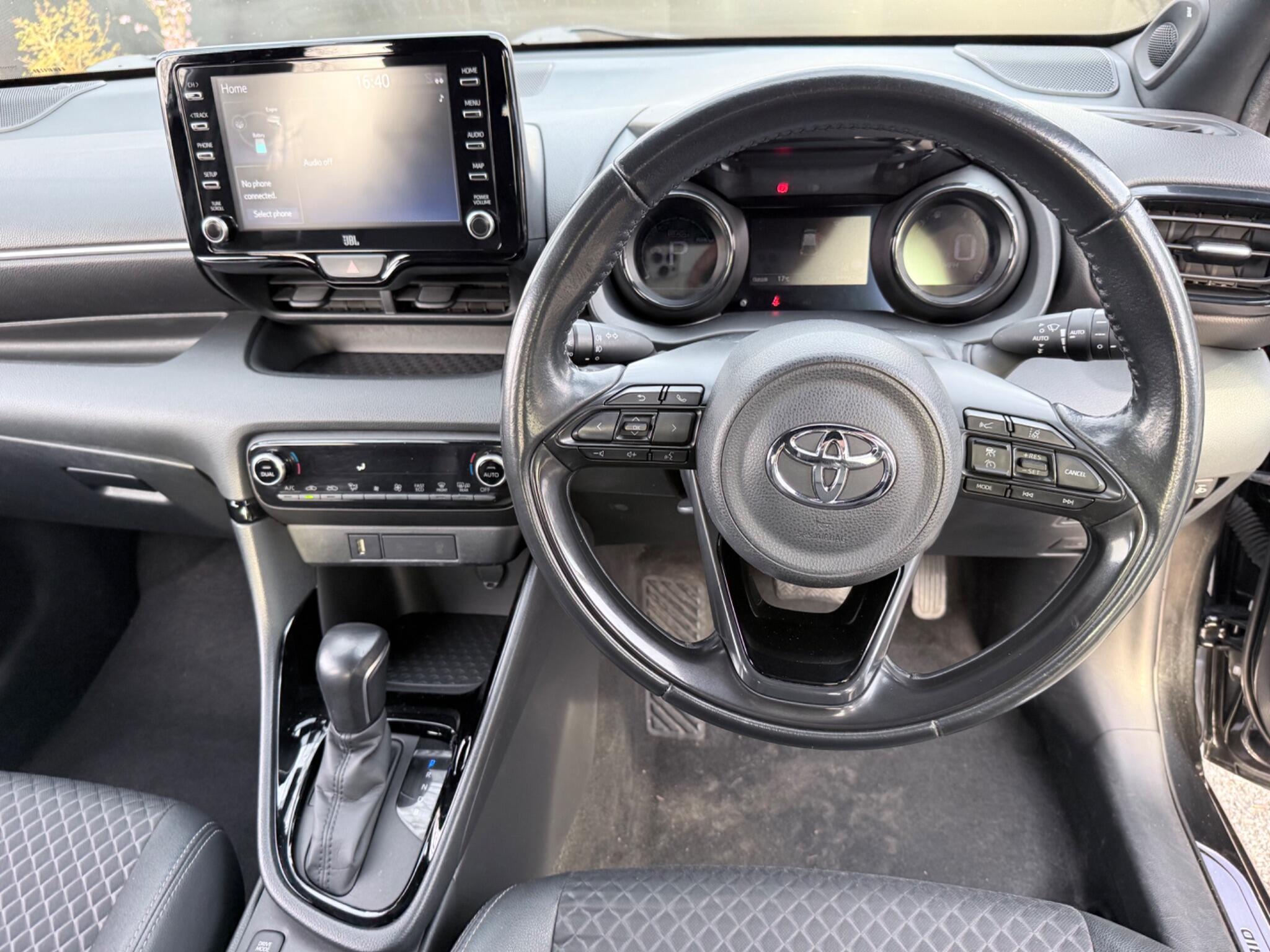 Toyota Yaris - Image 24