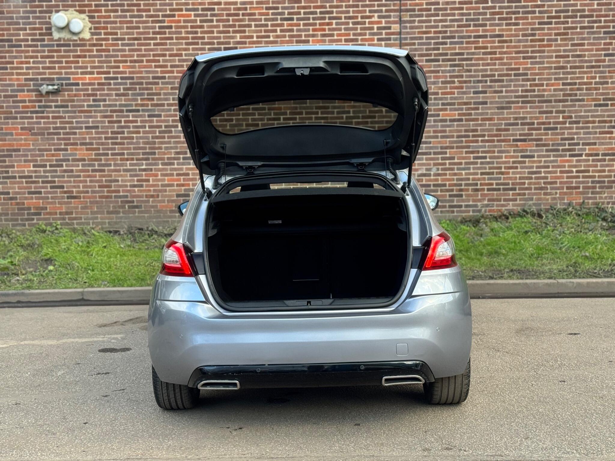 Peugeot 308 - Image 18